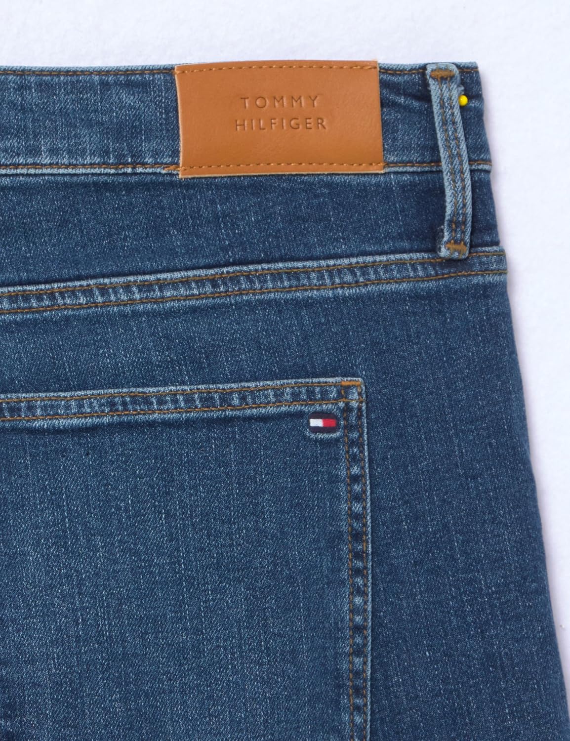 Detalle 2 de Wrangler Texas Stretch W121XU13M Jeans – Regular Fit, Karotte (Tapered) for Men