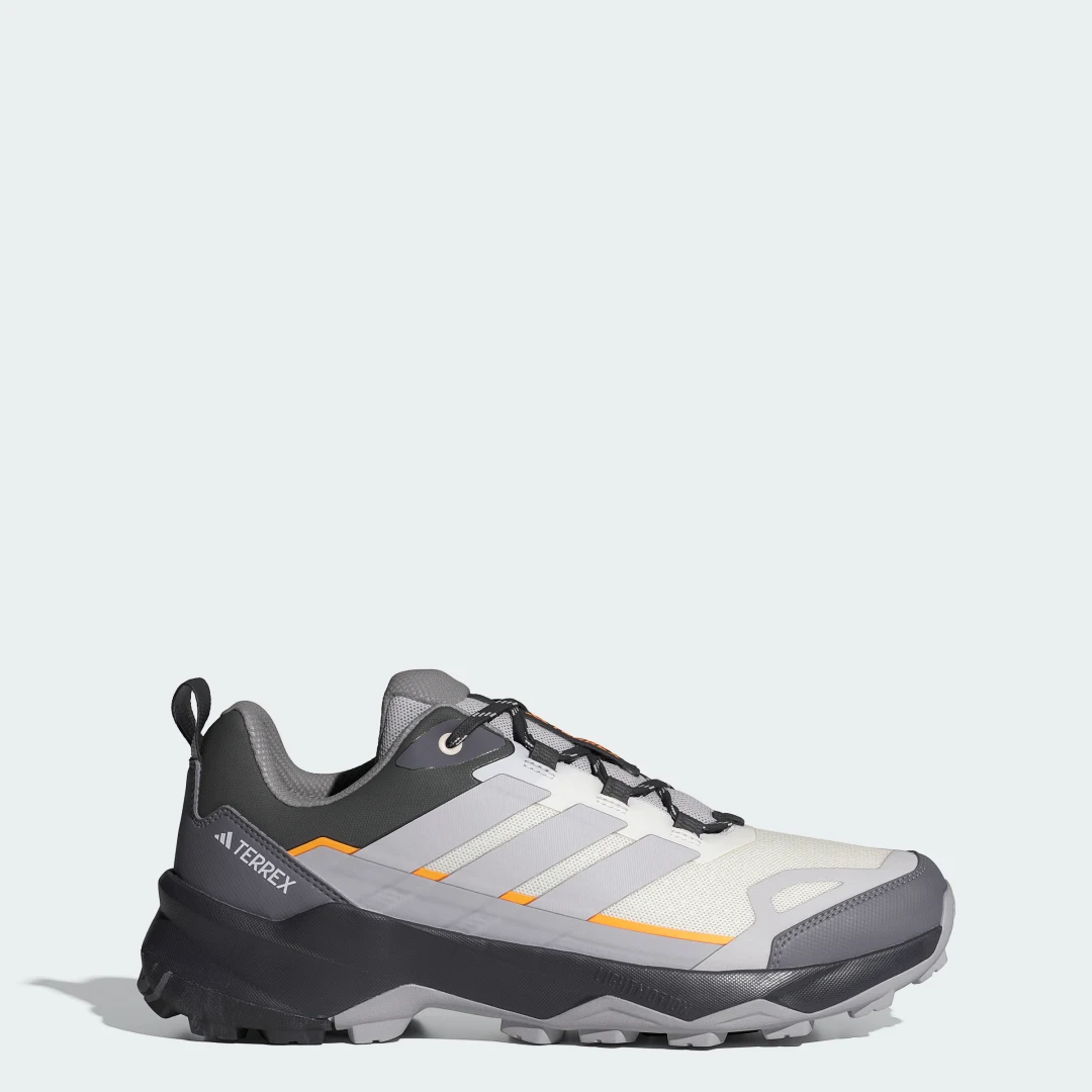 Detalle de Adidas Terrex Skychaser Ax5: zapatilla de senderismo en blanco para tus rutas al aire libre