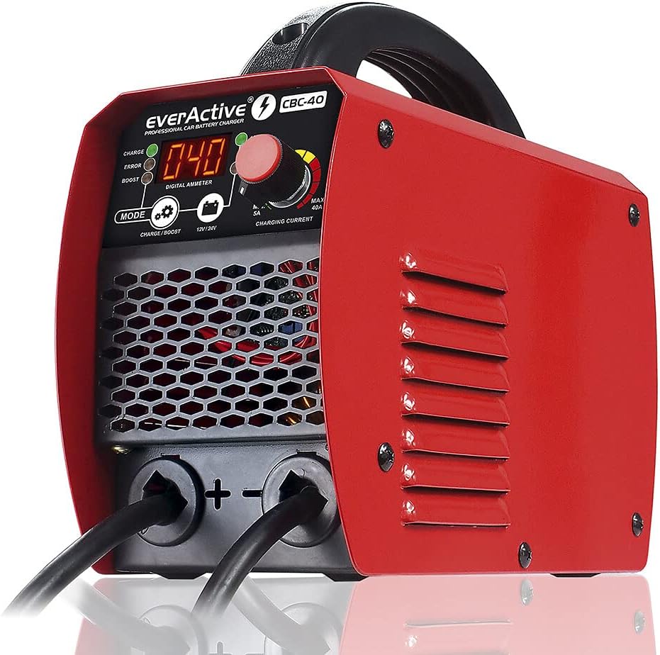 Detalle de everActive CBC-40 – prostownik 12/24 V z rozruchem 300 A i ładowaniem 8–40 A