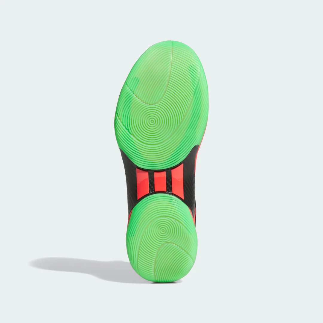 Detalle de Zapatilla D.O.N. Issue 6 de Adidas: una opción recomendable para entrenos y uso diario en rojo