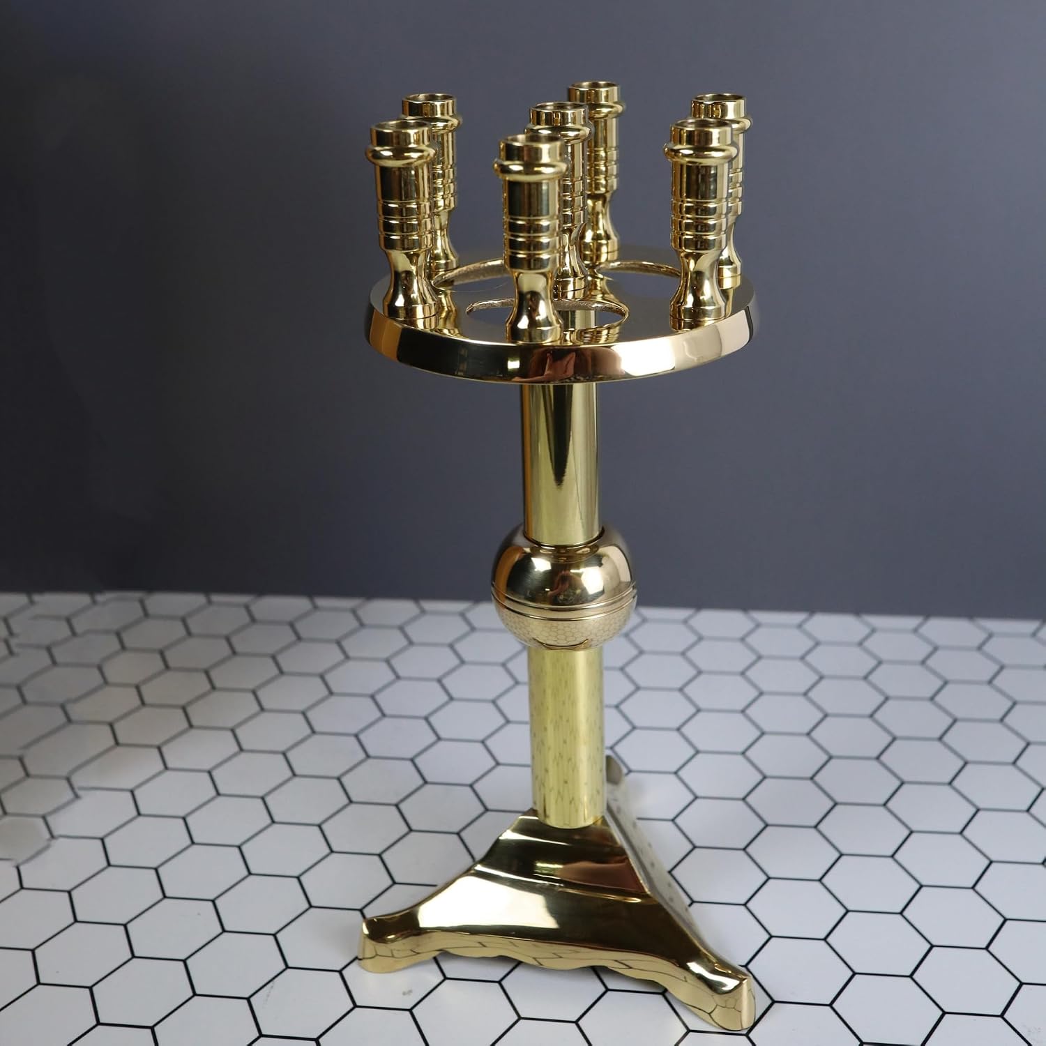 Thumbnail 3 de Needzo Brass Candelabra, 9.25 Inches