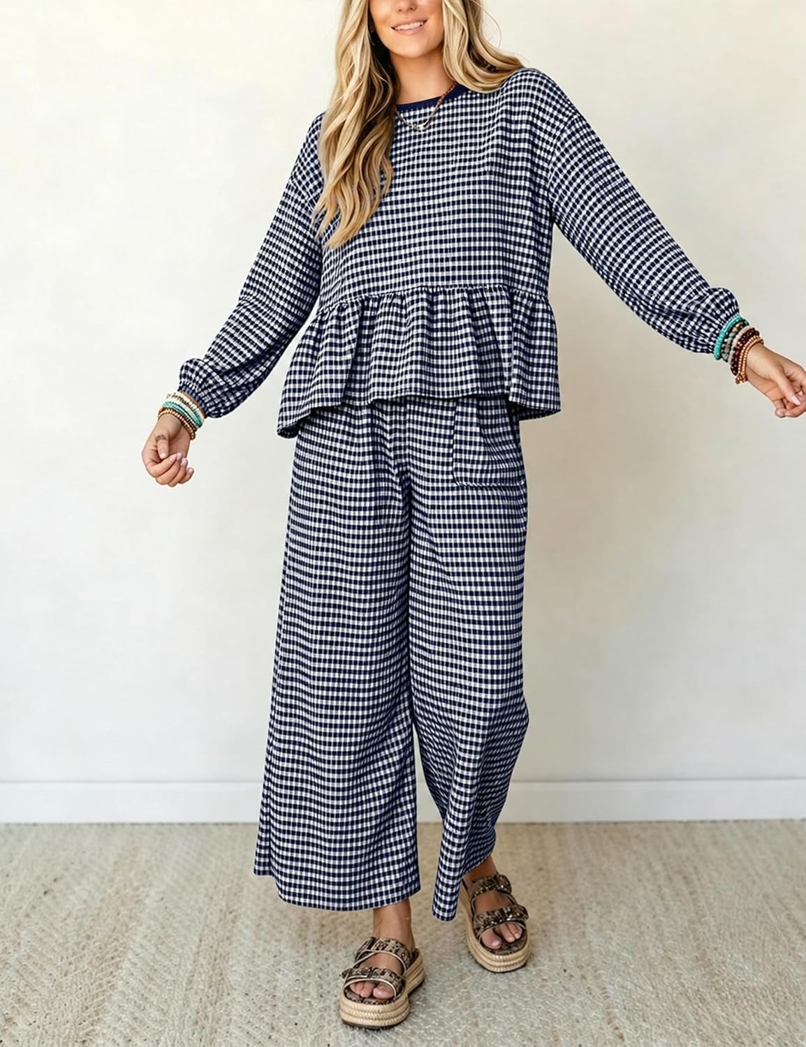 Detalle de APAFES Women's Gingham Two-Piece Lounge Set with Peplum Top and Wide-Leg Pants