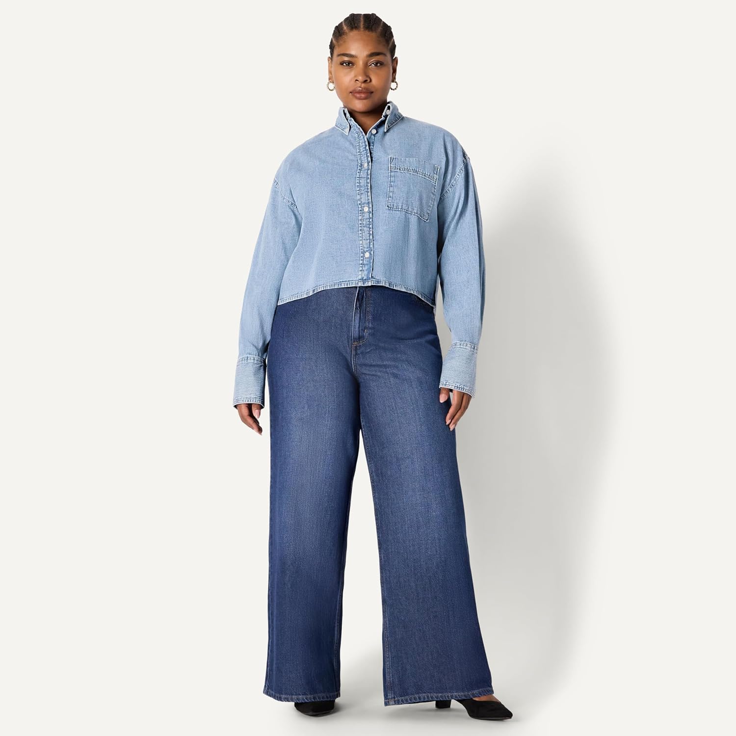 Thumbnail 6 de Amazon Essentials Women's (Demi's Pick) Modern Oversized-Fit Cropped Denim Button-Down Shirt
Amazon Essentials Women's (Demi's Pick) Modern Over…
