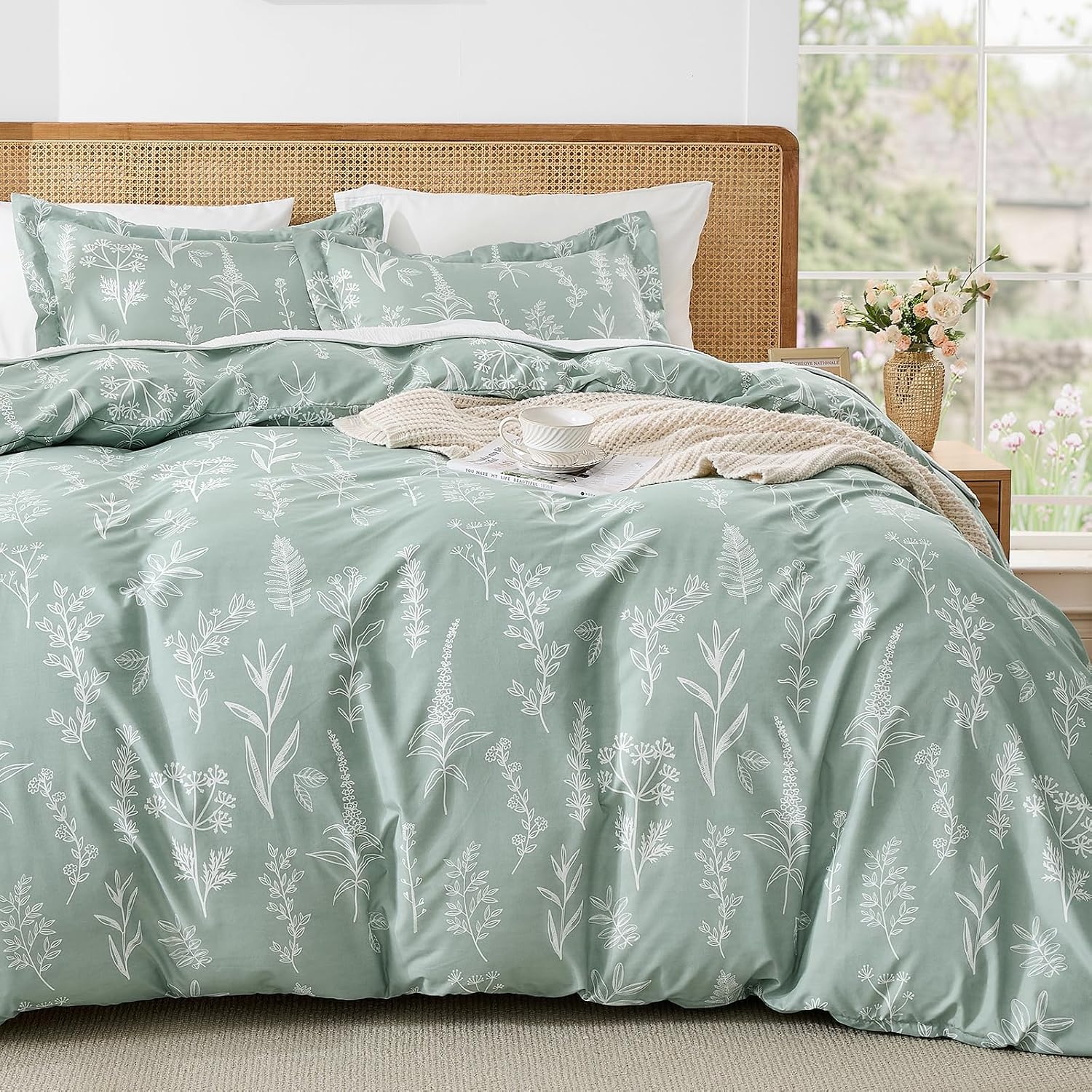 Detalle de MUXHOMO Queen Reversible Floral Duvet Cover Set with Zipper Closure (90"x90")
