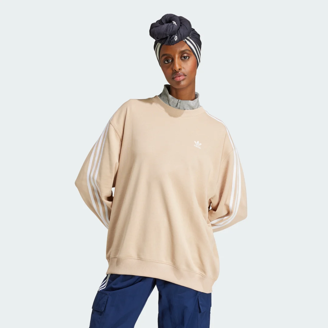 Detalle de Sudadera cuello redondo Oversized 3 bandas Adidas – beige