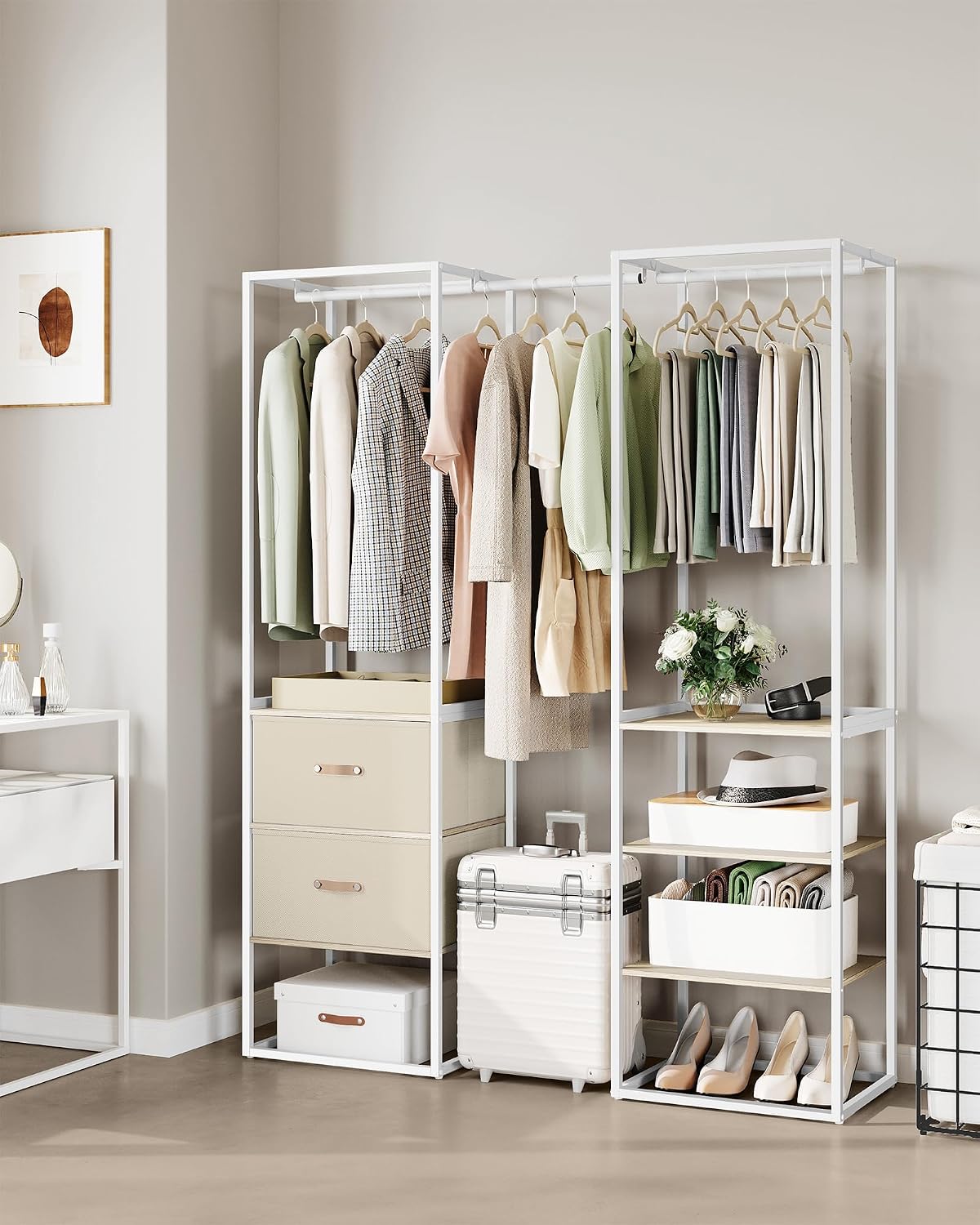 Detalle de SONGMICS BLOCHIC RGR003W67 open kledingrek met 2 laden en 4 legplanken