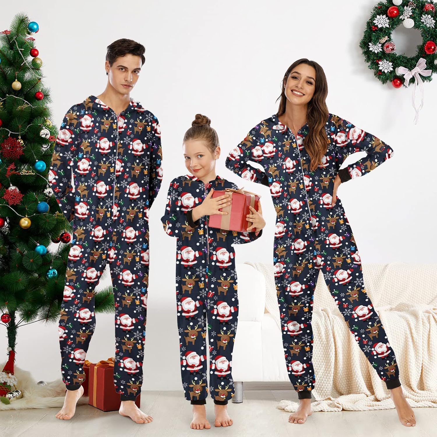 Detalle 2 de Neufigr Family Christmas Pajamas with Front Zipper, Reindeer Hood and Ribbed Cuffs