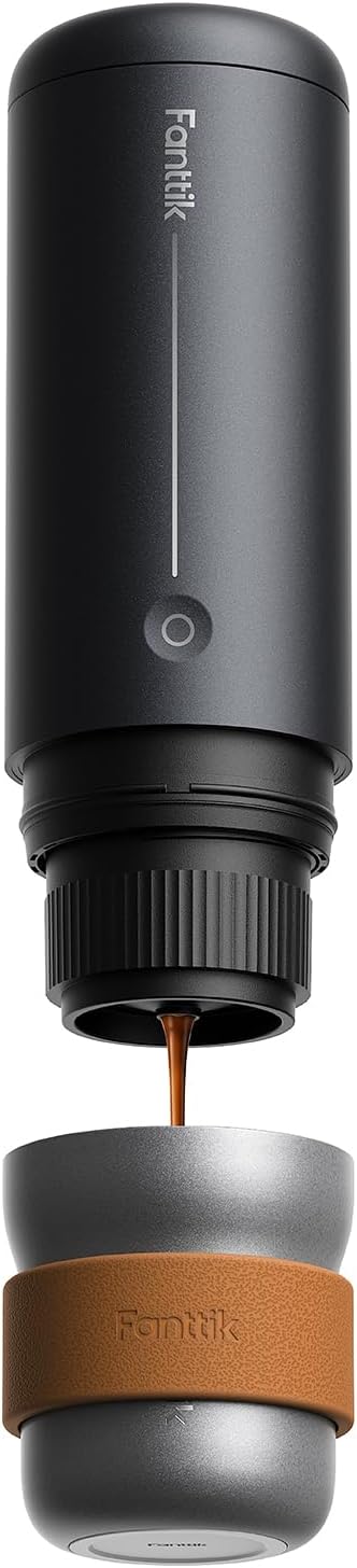 Detalle de Fanttik Cafein 11 Portable Coffee Machine: Self-Heating, 20 Bar Espresso On The Go