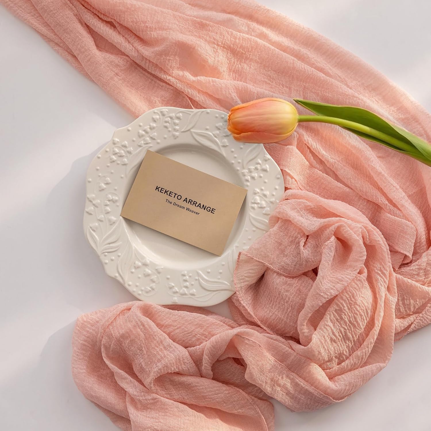 Detalle 2 de Keketoarrange 120‑inch pink gauze table runner