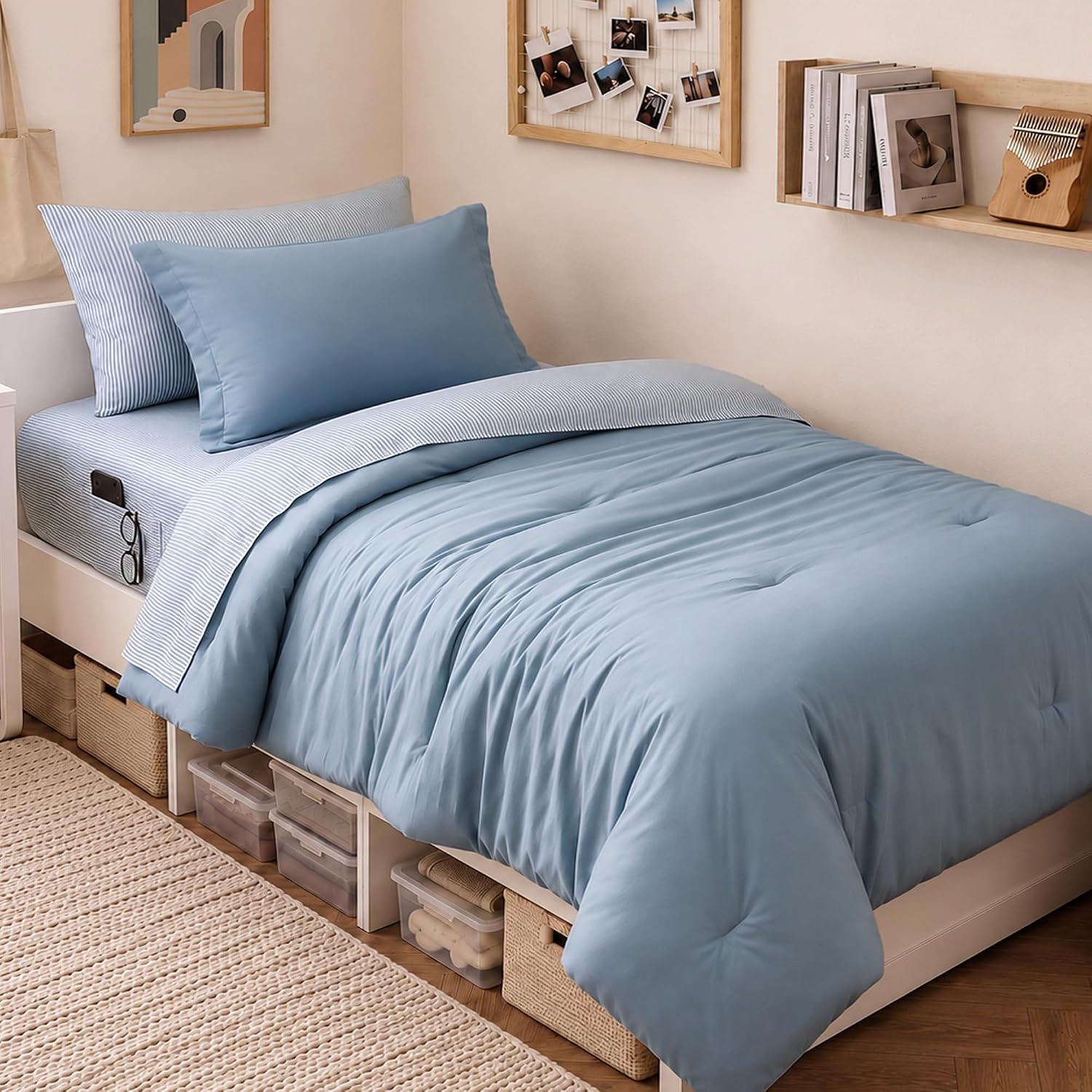 Detalle de Monbix Prewashed Comforter Set, Twin XL 5-Piece Bedding in Dusty Blue