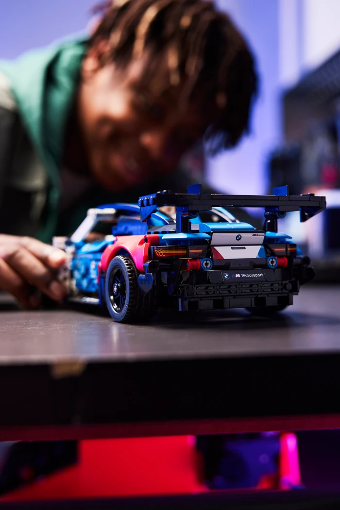 Thumbnail 6 de LEGO Technic BMW M4 GT3 EVO Rennwagen 42226 – Detailverliebte Technik zum Zusammenbauen