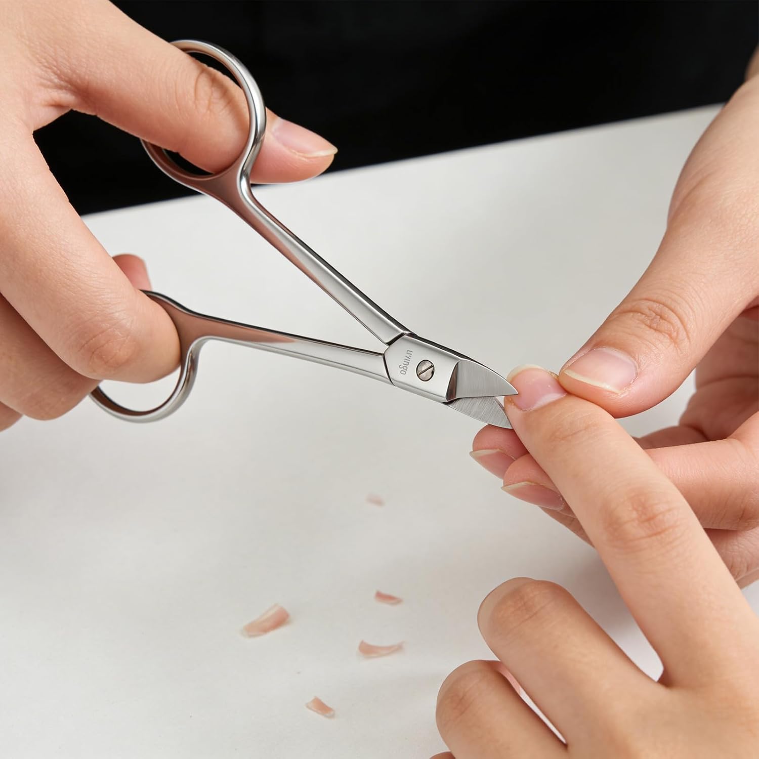 Detalle 2 de LIVINGO Ciseaux à ongles de qualité supérieure – Ciseaux de manucure multifonction en acier inoxydable