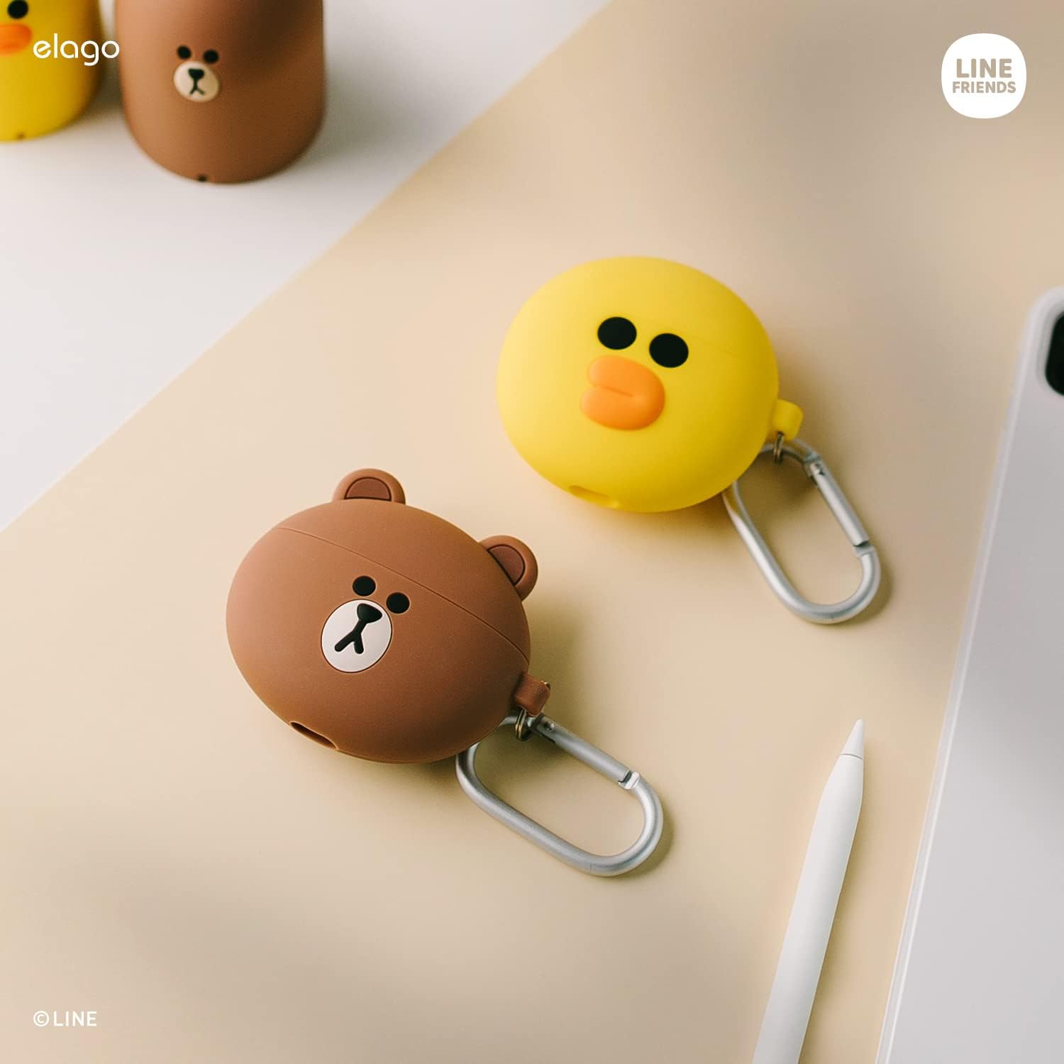 Detalle 2 de elago x LINE FRIENDS Coque Sally compatible AirPods 3 avec mousqueton et silicone