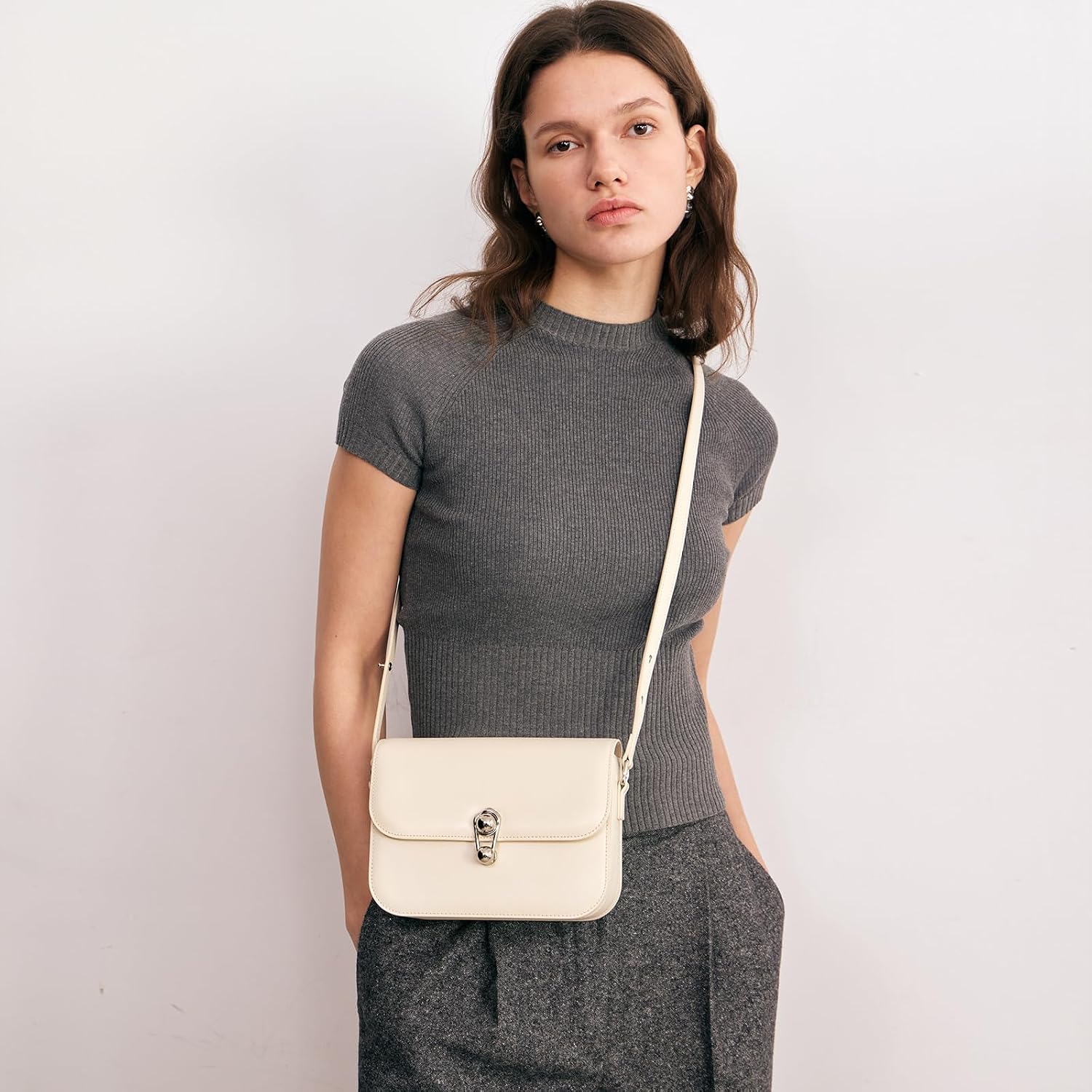 Detalle de LA FESTIN Crossbody Bag in Split Leather