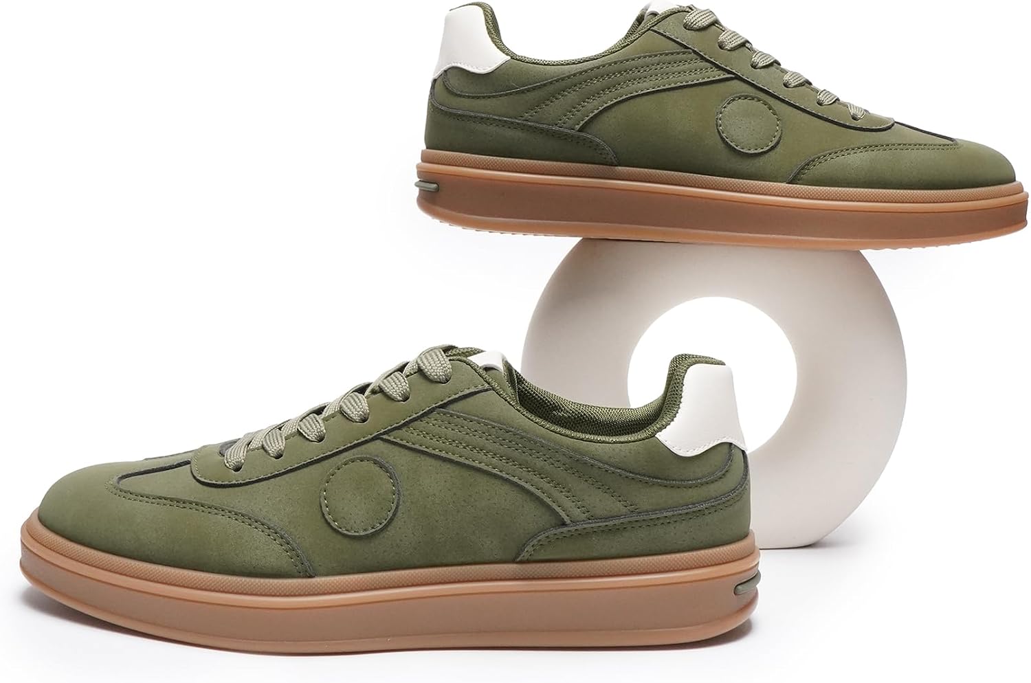 Detalle de JOMIX lage herensneakers met retrodesign, PU-bovenwerk en PVC-zool van 2,5 cm