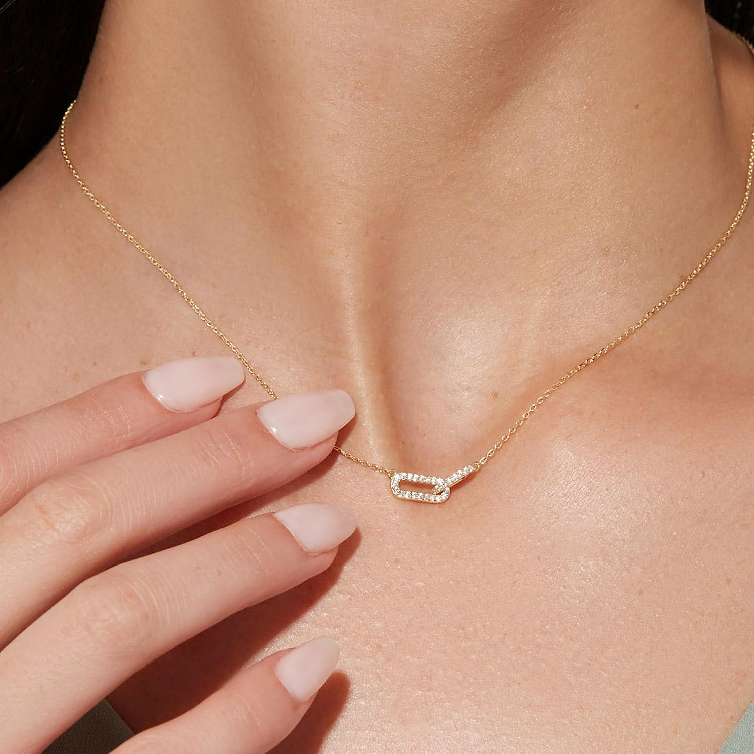 Detalle 2 de Freekiss Paperclip Pendant Necklace 14K Gold-Plated