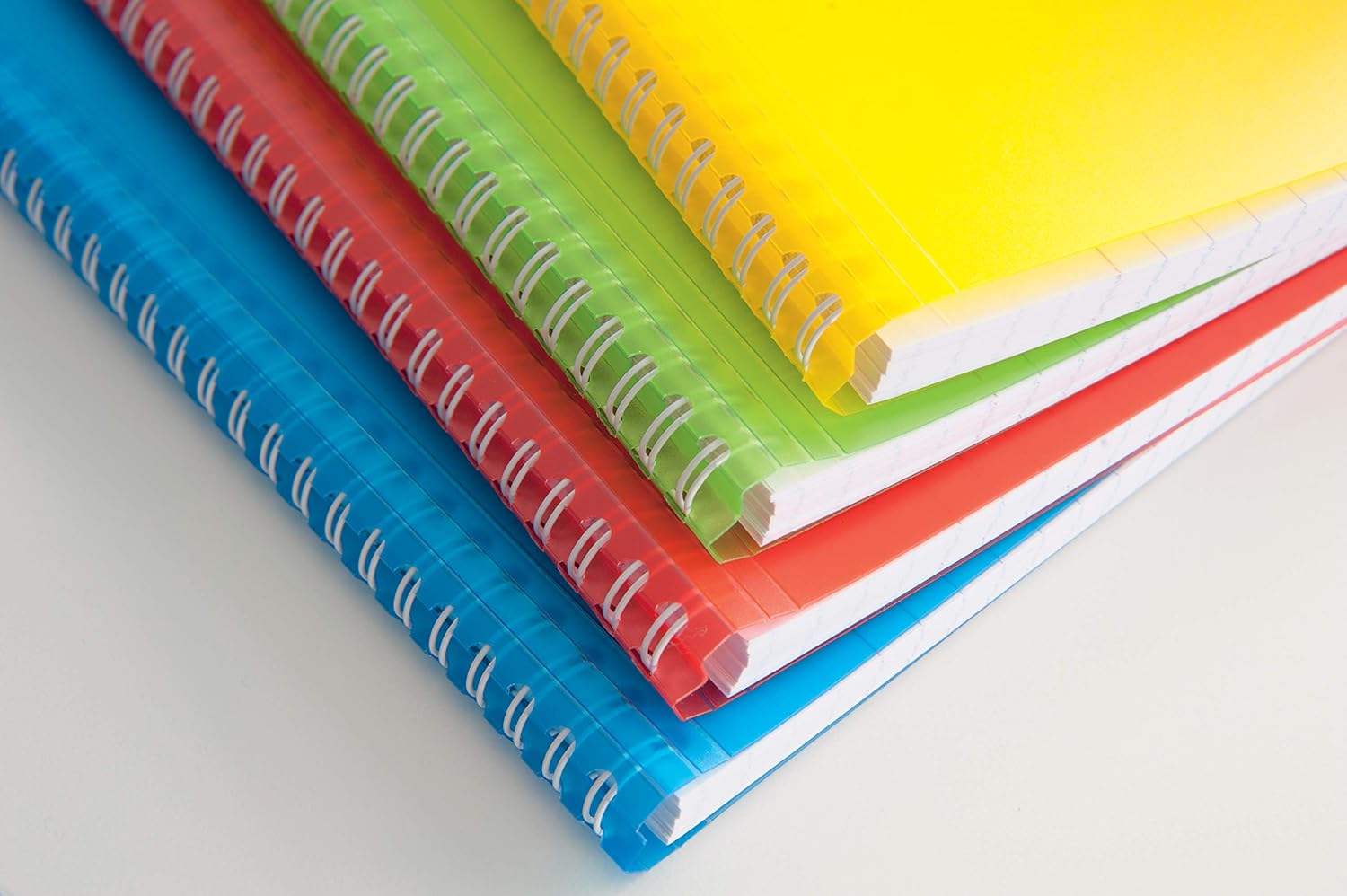 Detalle de Clairefontaine 396001C Un Cahier à Spirale Koverbook A4+ 160 Pages détachables - Couverture Polypro aléatoire