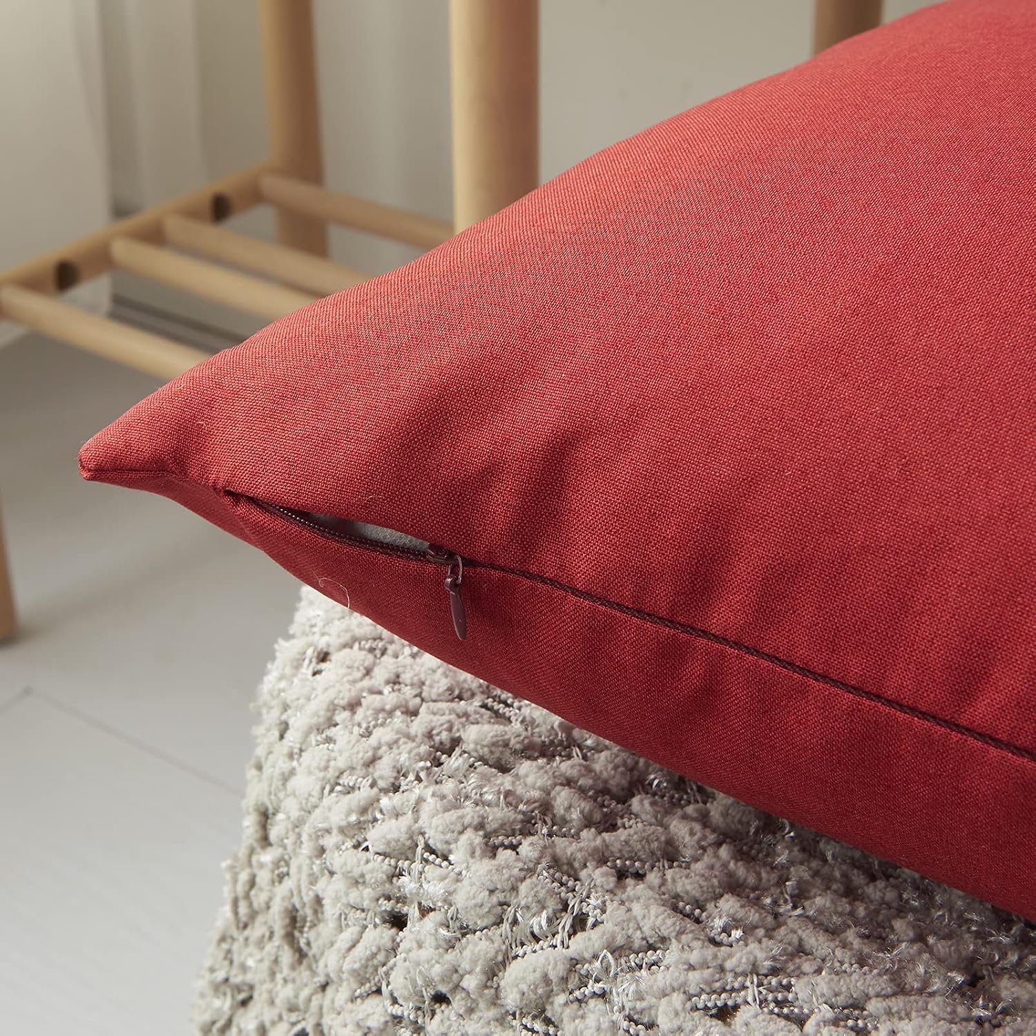 Detalle de Outdoor Waterproof Cushion Cover, Pack of 4 (18x18in) – Linen Square Pillow Covers for Garden, Patio and Indoor Use