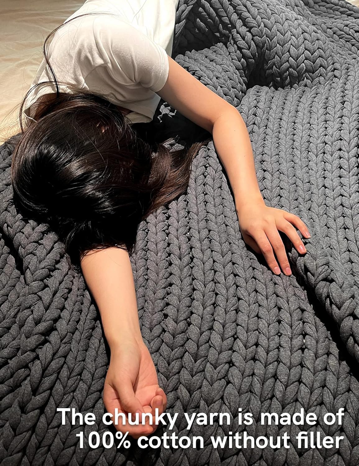 Detalle 2 de YnM 100% Cotton Weighted Blanket – Handmade Chunky Knit, 80x84 Inch, 35 lbs (Dark Grey)