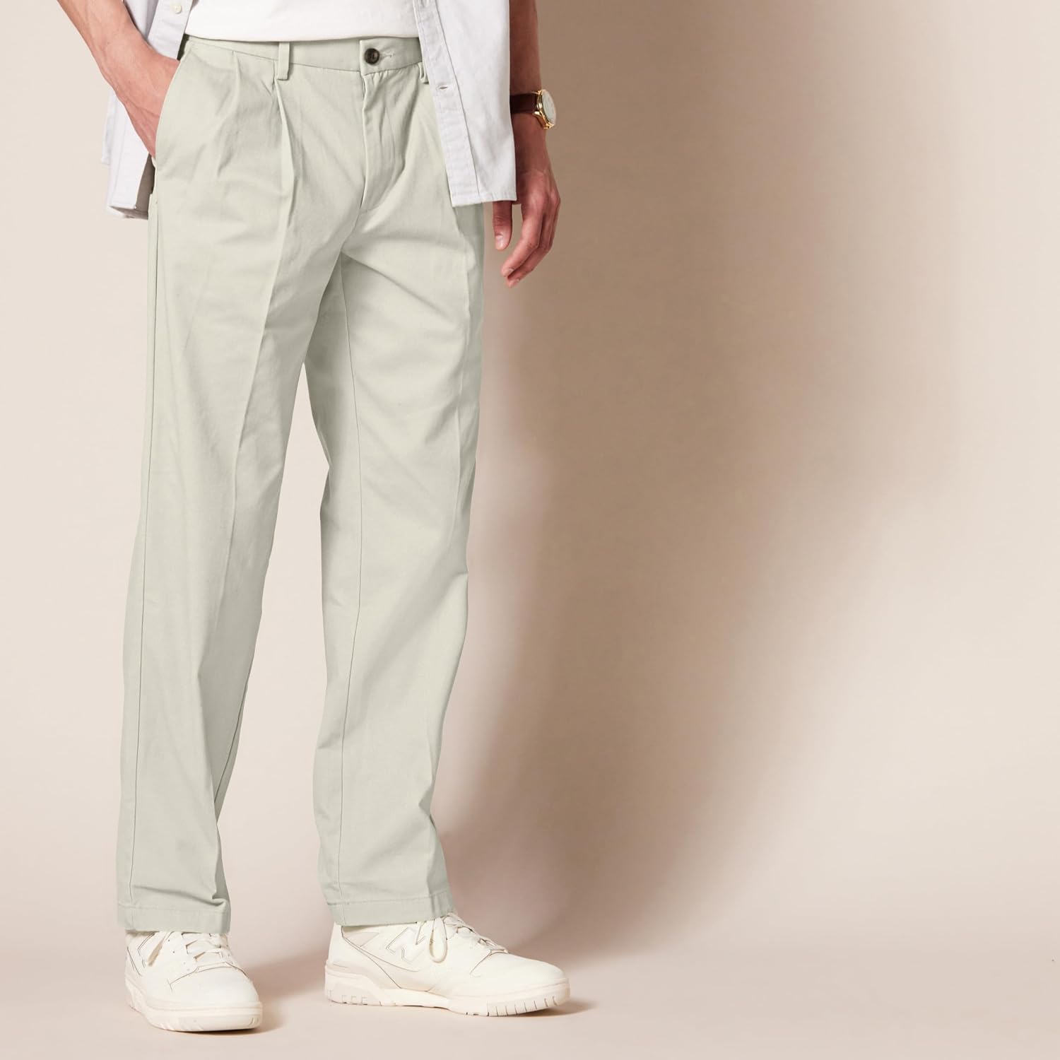 Thumbnail 2 de Herren Knitterfreie Chinohose von Amazon Essentials – Classic Fit mit Bügelfalte (Big & Tall verfügbar)