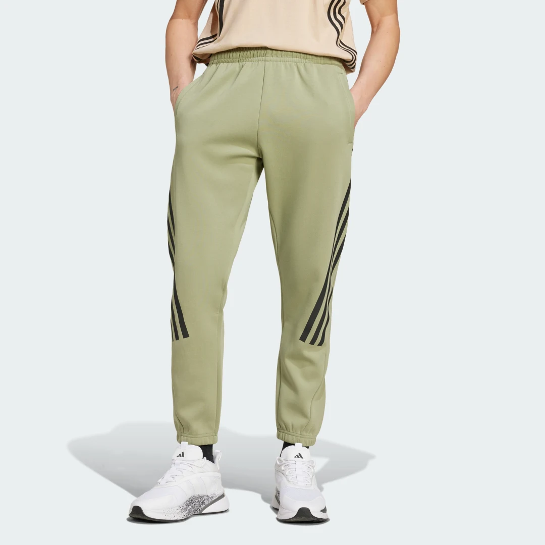 Detalle de Pantalón Future Icons 3 bandas de Adidas — color Verde