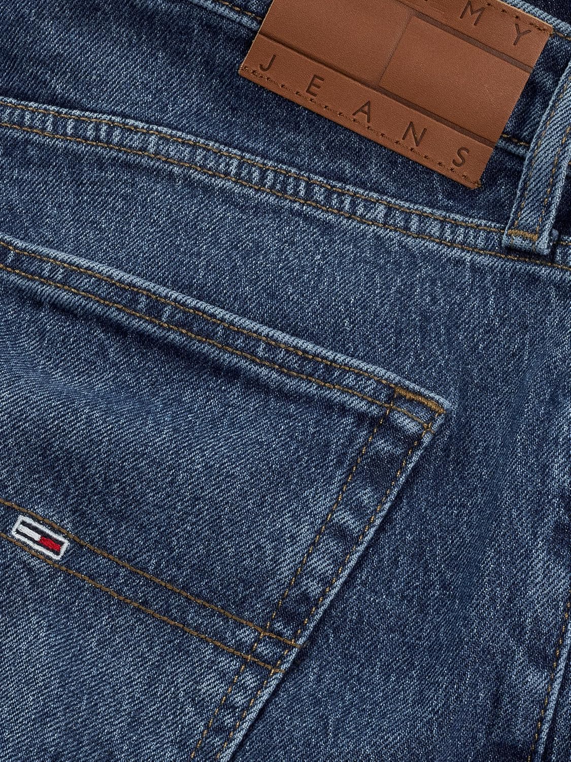 Detalle 2 de Tommy Jeans Men’s Otis Regular Straight Leg Jeans