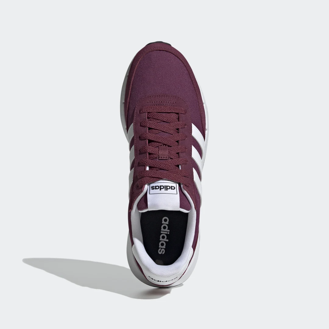 Detalle 2 de Zapatilla Run 60s 2.0 de Adidas: estilo y comodidad en Burgundy