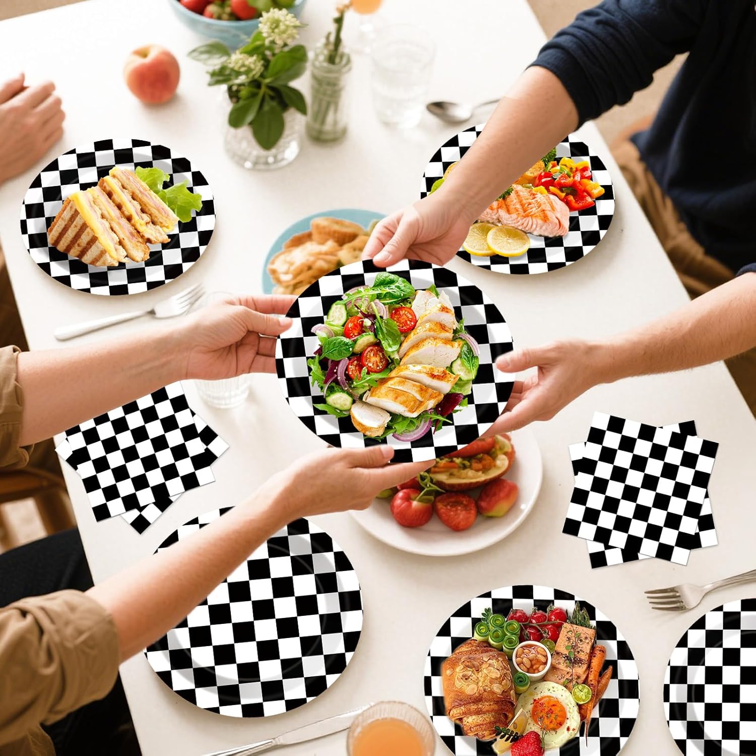 Thumbnail 5 de Race Car Party Plates Napkins Set