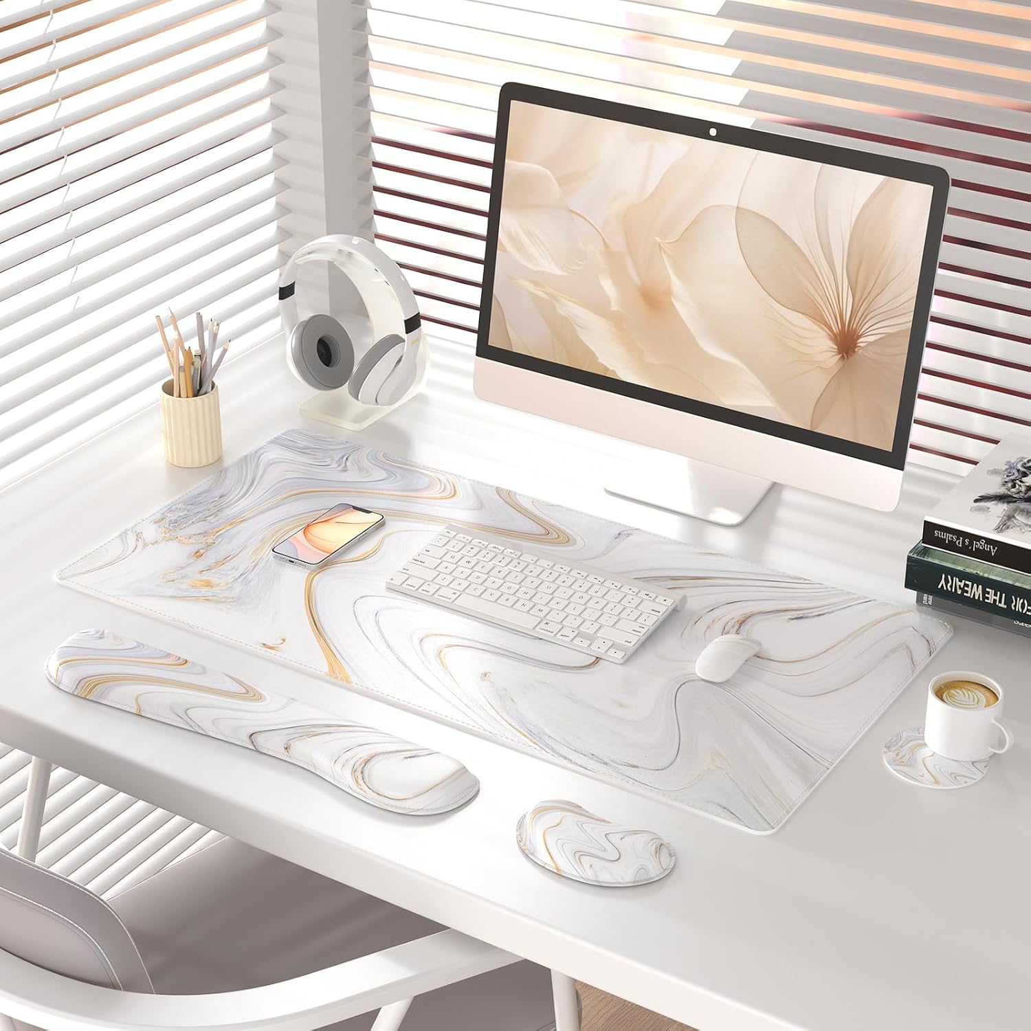 Detalle 2 de QiyI 4-in-1 PU Leather Desk Mat Set with Marble Stripes and Wrist Rests