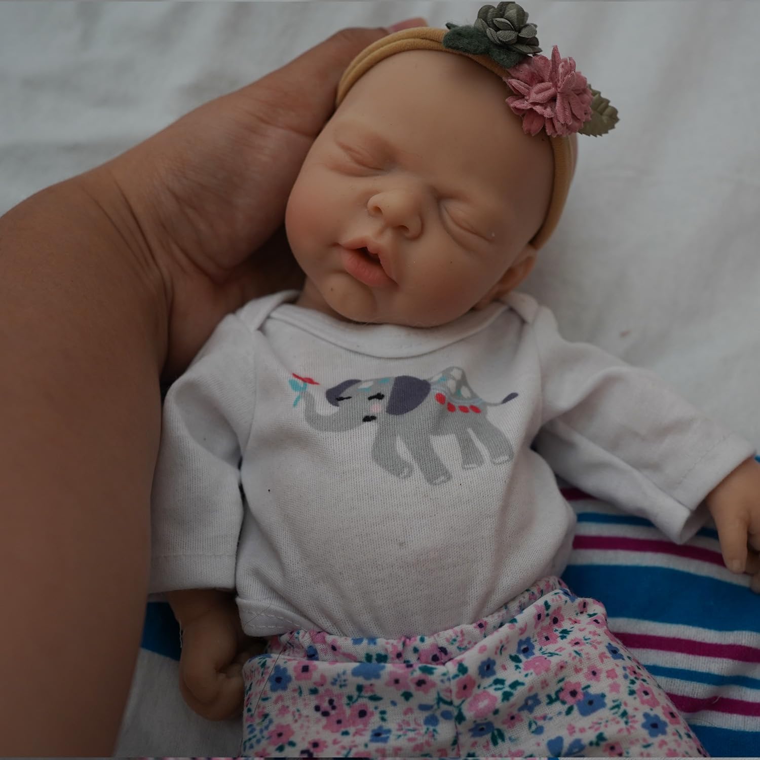Thumbnail 1 de MYREBABY Lifelike Reborn Baby Dolls - 12-inch Full Silicone Newborn Girl