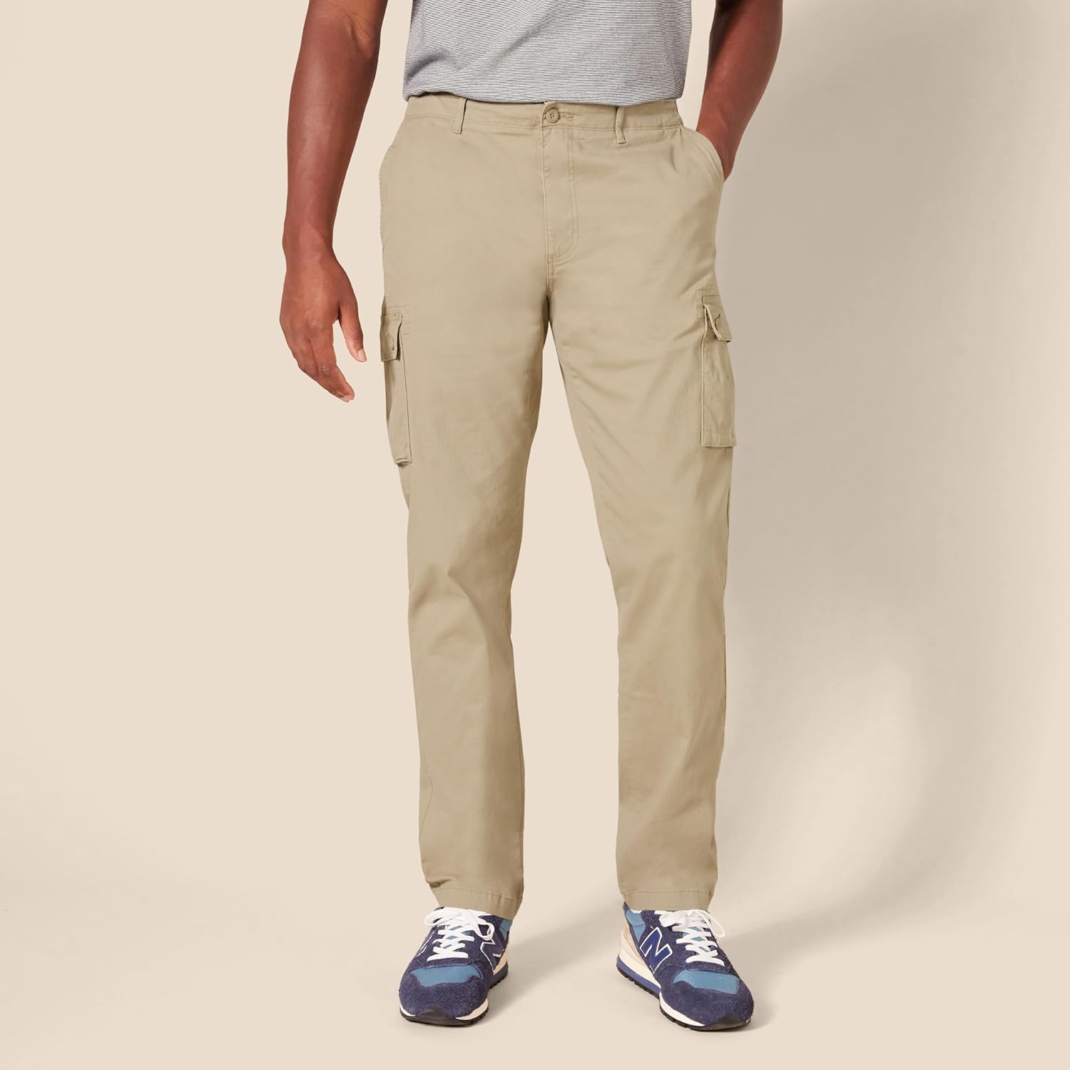 Thumbnail 4 de Amazon Essentials Men's Slim Fit Stretch Work Cargo Trousers (Big & Tall)