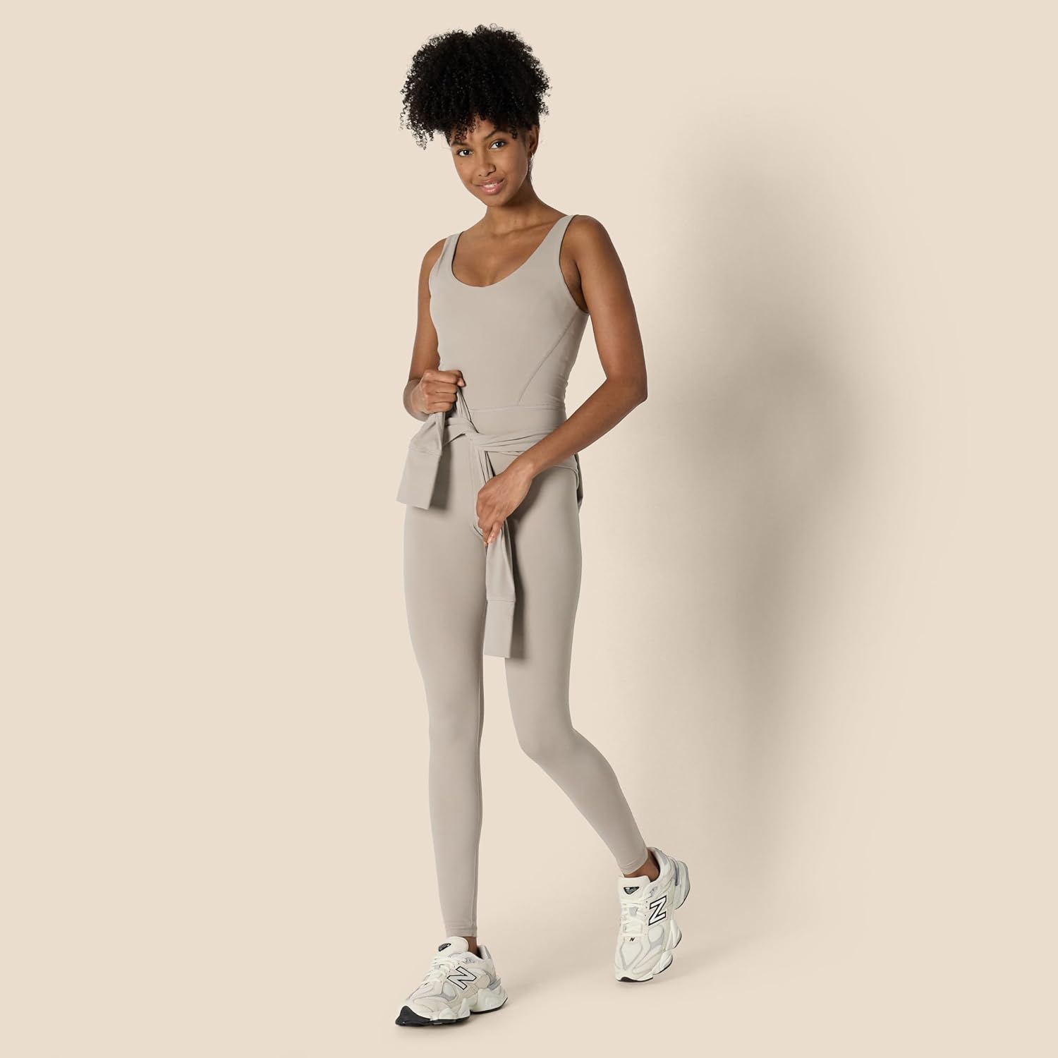Detalle de Amazon Essentials Women's Active Formflex Buttery Soft One Piece Full Length Workout Jumpsuit with Built-In Bra