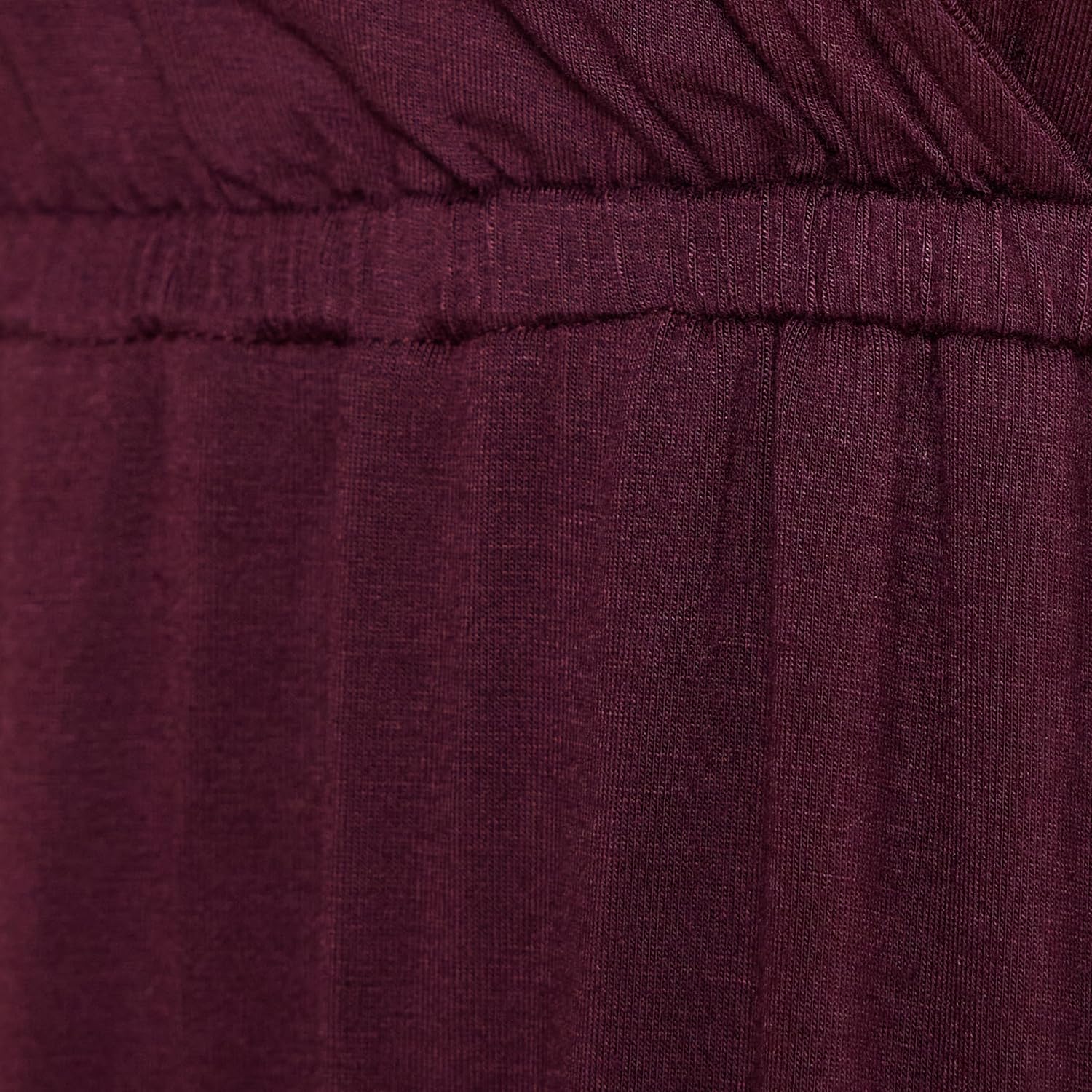 Thumbnail 6 de Amazon Essentials tailliertes Maxikleid für Damen – Viskose-Stretch-Jersey, Burgunderrot, M (Übergröße verfügbar)