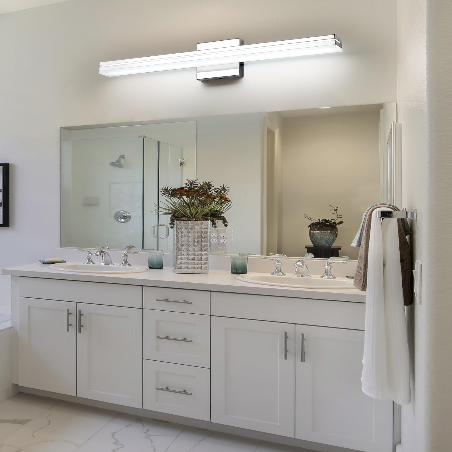 Detalle 2 de SineRise c73d3d5f-c3bb-4dd1-b35f-22a3c5066878 32-Inch LED Vanity Light, Chrome