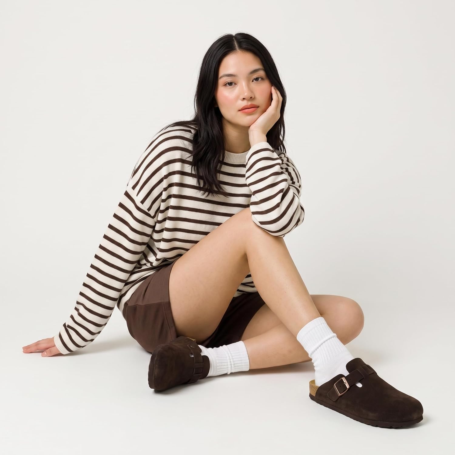 Thumbnail 4 de CUSHIONAIRE Hana suede leather clog — women’s slip-on shoes