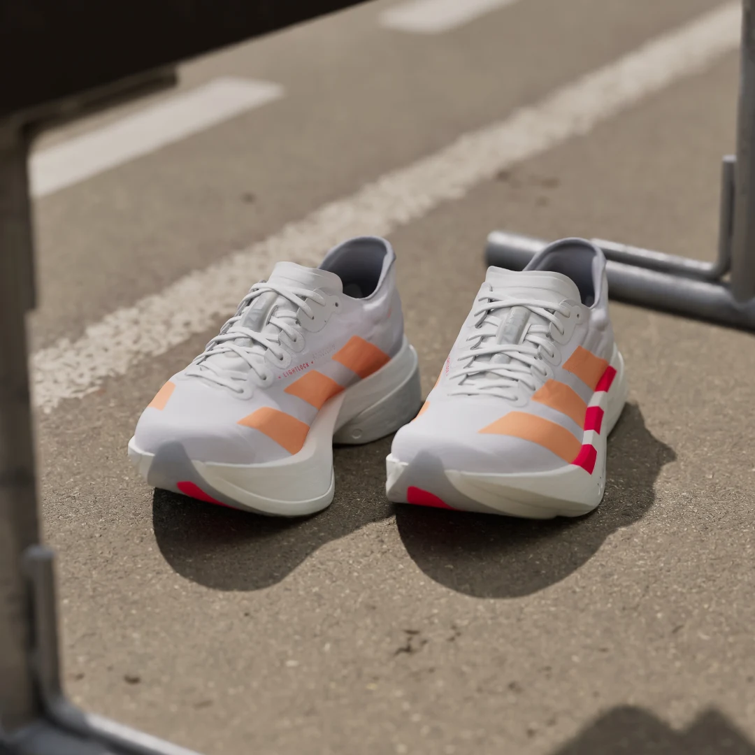 Detalle 2 de Zapatilla Adizero Adios Pro 4 de Adidas — color Blanco