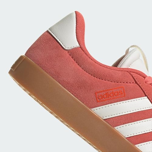 Detalle de adidas Mujer VL Court 3.0: preloved en Scarlet/Core White/Bright Red, talla 41 1/3 EU