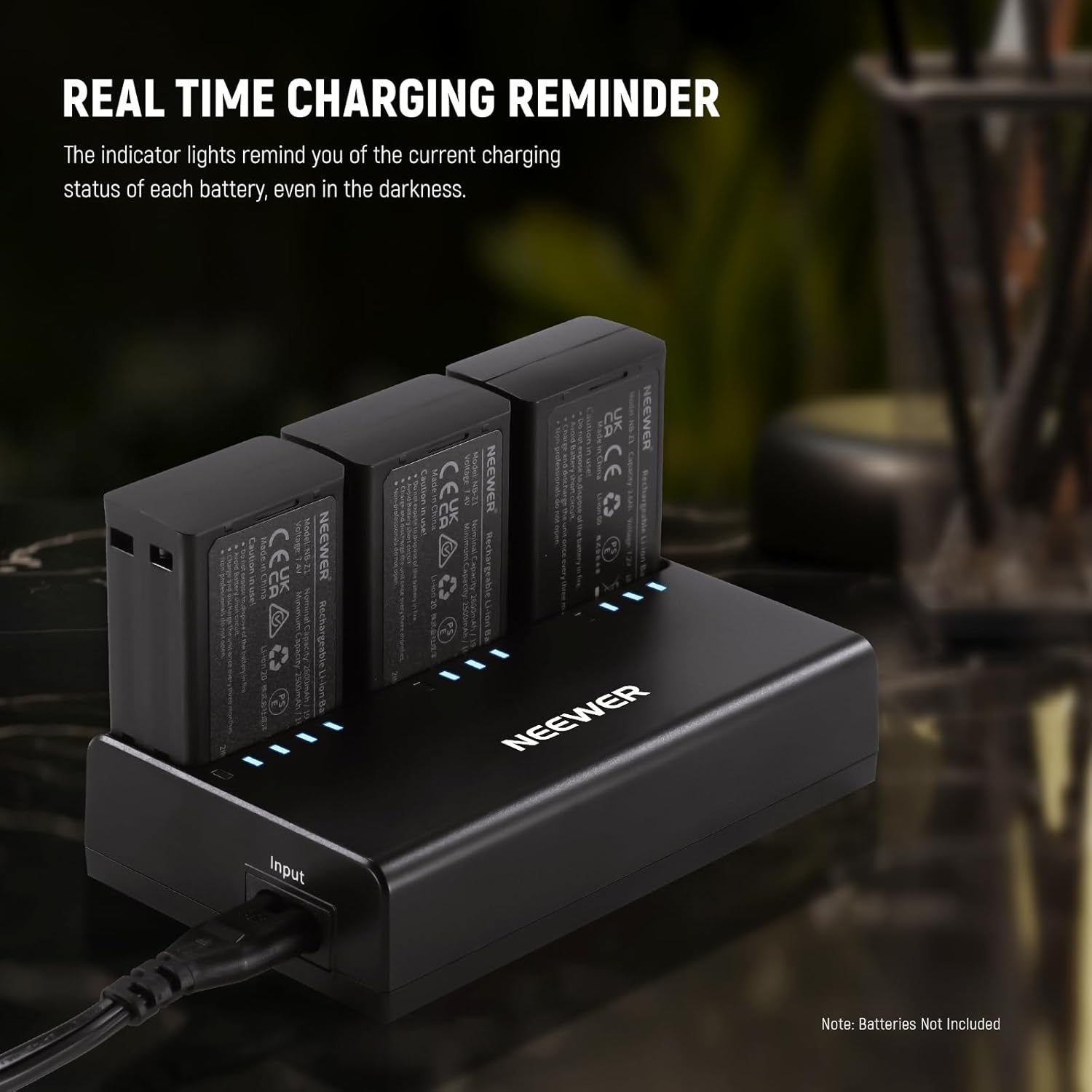 Detalle de NEEWER NC3-Z1 Triple Slot USB Battery Charger Kit for Z1/Z2/Z760/Z880 TTL Speedlite Flash