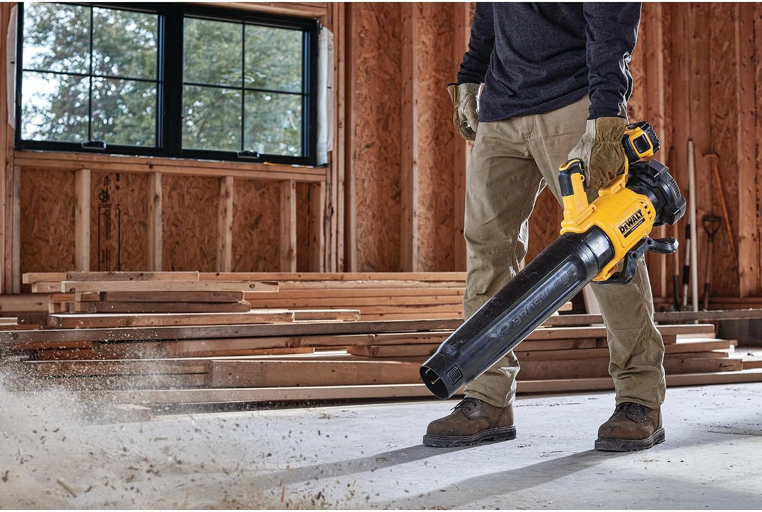 Detalle de DEWALT Souffleur brushless 18V XR DCMBL562N-XJ – Performance chantier et confort d’usage