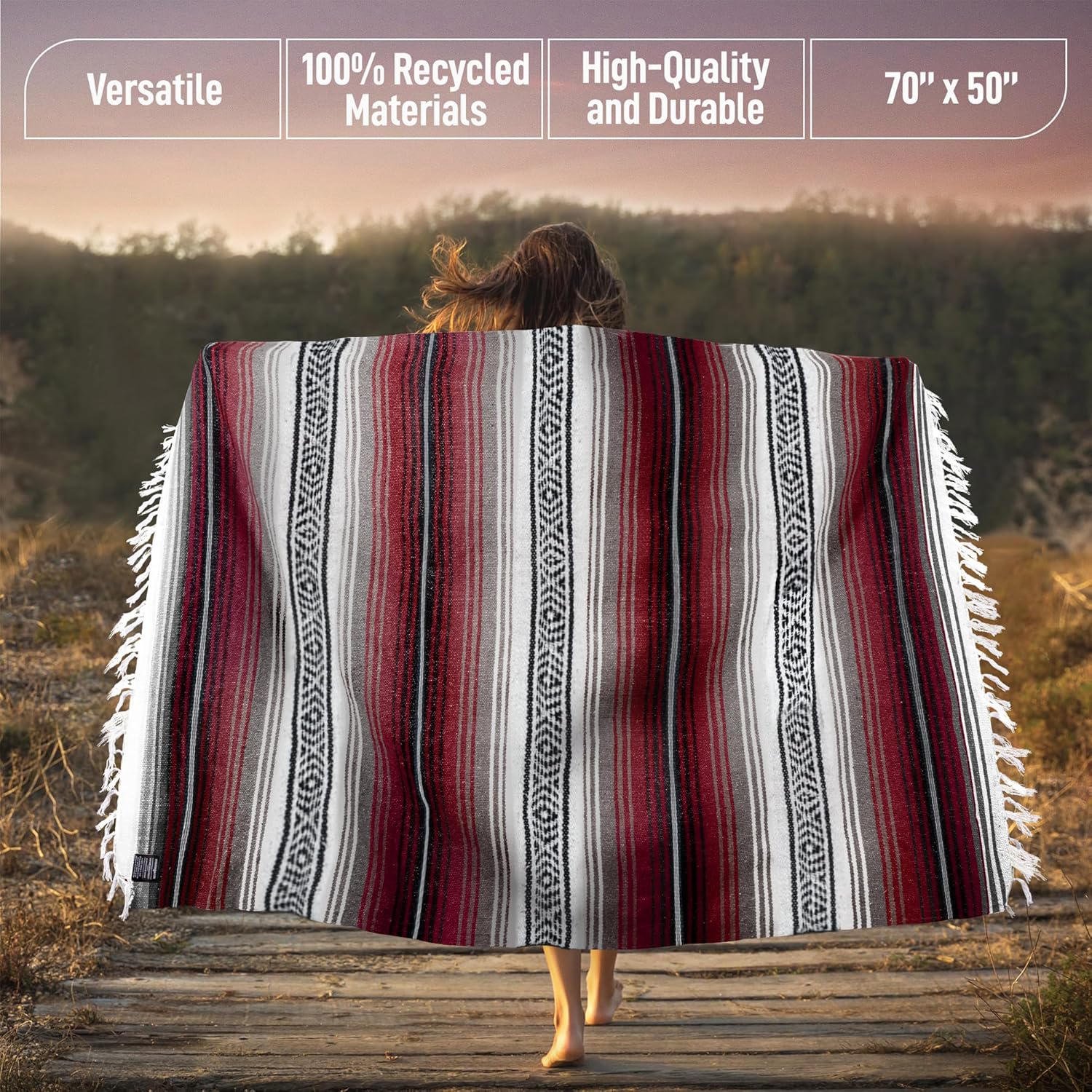 Detalle de Hydration Nation Handcrafted Mexican Blanket, Cherry Recycled Blend Throw