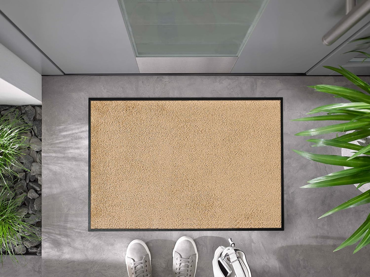 Detalle 2 de Wash+Dry Sahara 60 × 90 cm – beżowa wycieraczka do wnętrz i na zewnątrz