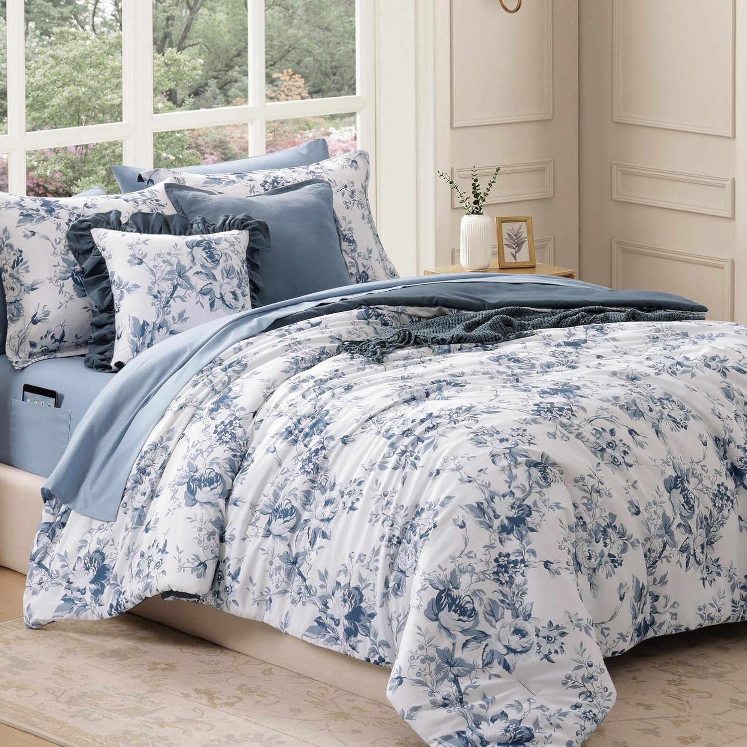 Thumbnail 1 de BLOOMHAVEN Oversized Queen Comforter Set – 7 Pieces Floral Rain Washed Bedding for All Seasons