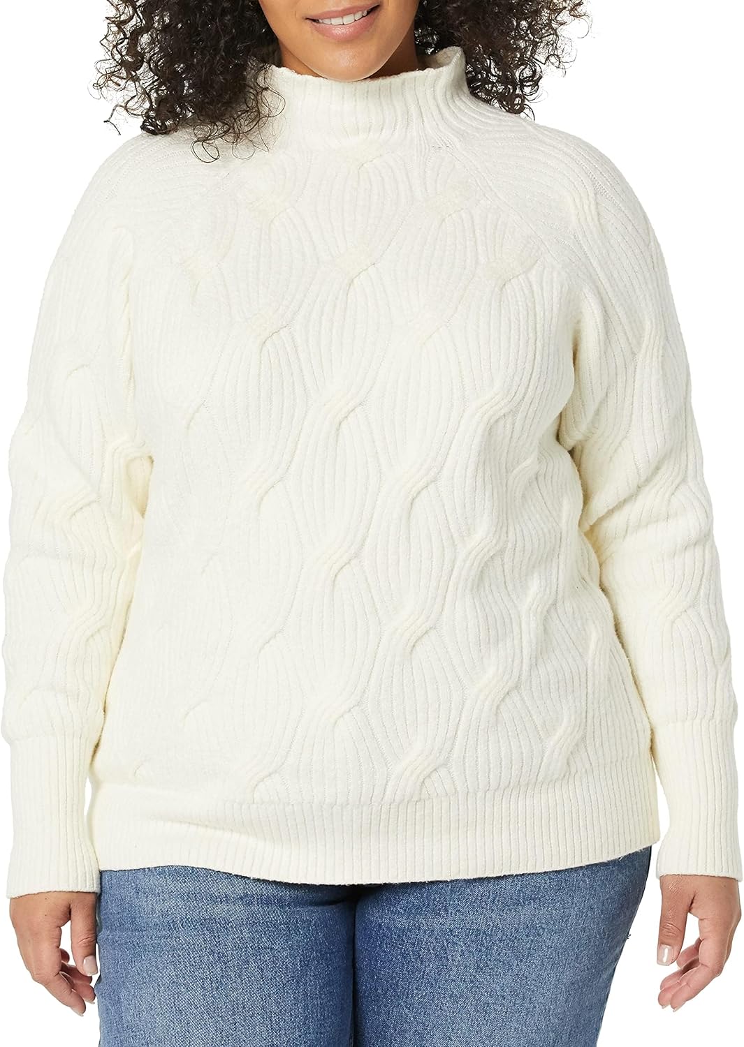 Thumbnail 2 de Amazon Essentials Women’s Soft Touch Cable Knit Funnel Neck Chunky Jumper