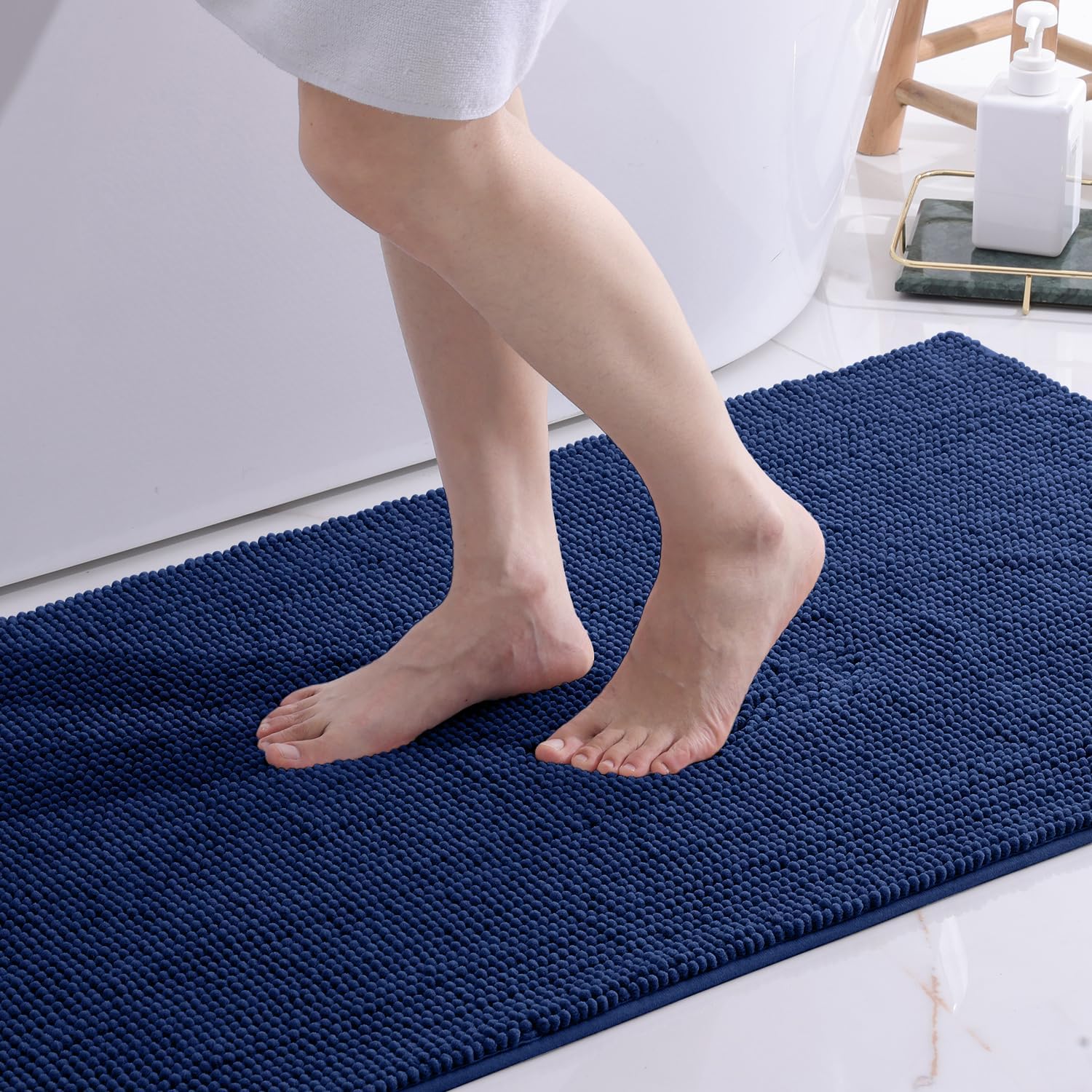 Detalle de Smiry Non Slip Chenille Bath Mat, 60 x 90 cm (Navy Blue) – extra soft & machine-washable
