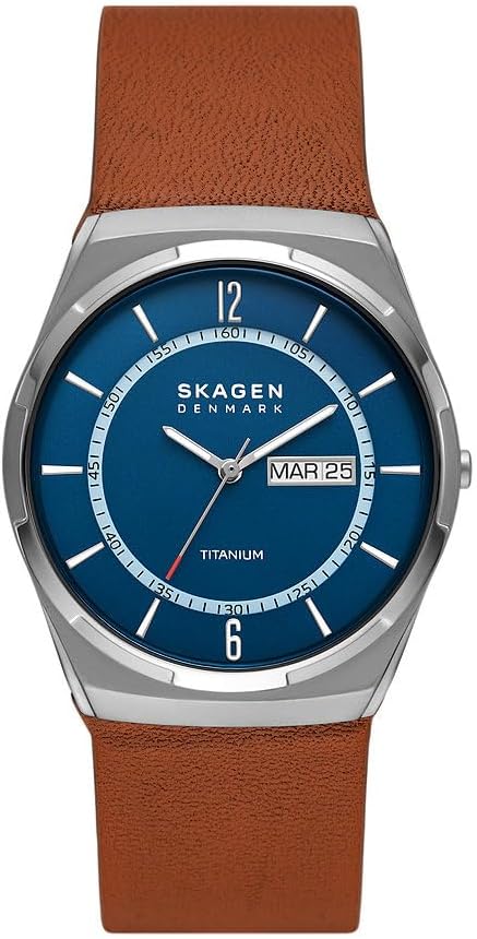 Detalle de Skagen Melbye Titanium: Herrenuhr mit Titan-Gehäuse, Quarz-Dreizeiger, wahlweise Leder- oder Edelstahlarmband