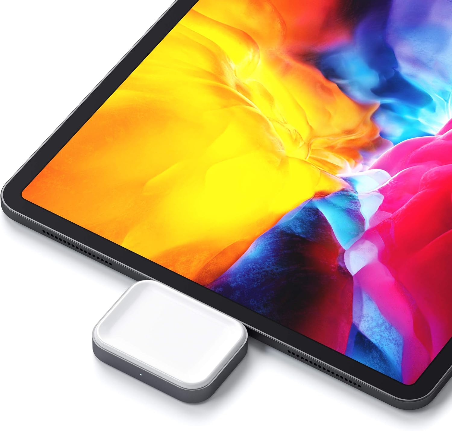 Detalle 2 de SATECHI Estación de Carga Inalámbrica USB-C para AirPods Pro ⚡