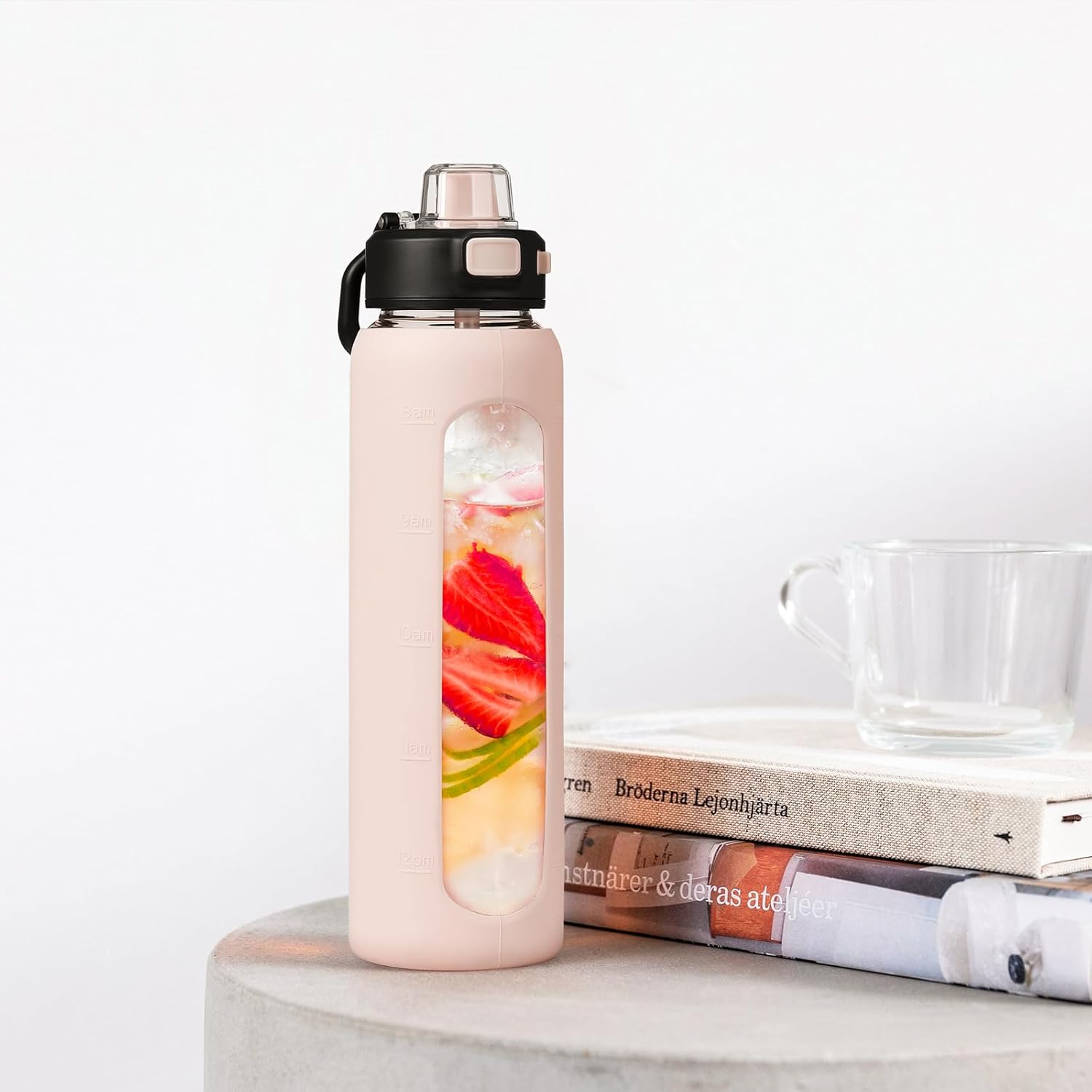 Detalle de BLUEGO 900ml Glass Water Bottle with Handle, Straw & Silicone Sleeve – Leak-Proof Hydration for Gym and Outdoors