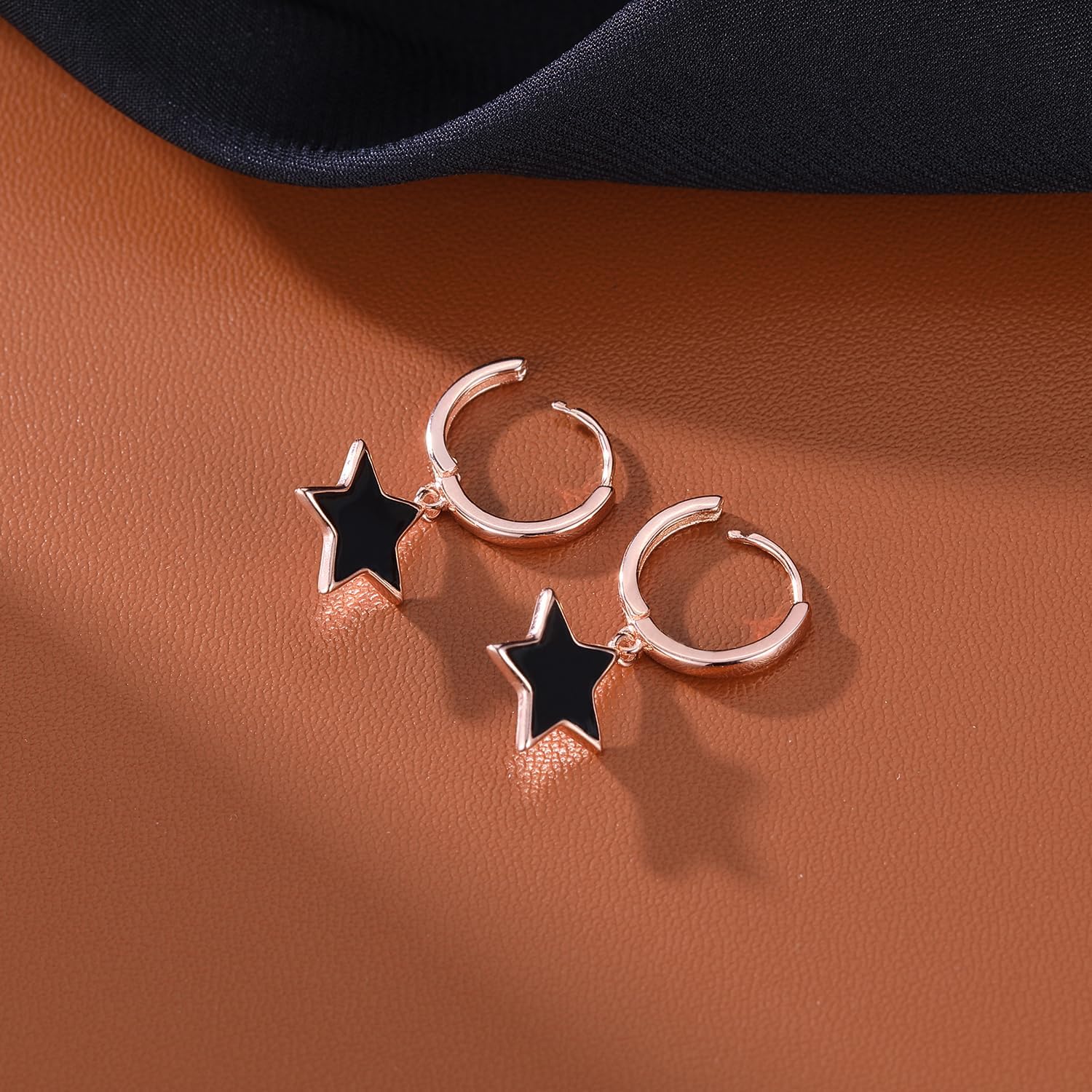 Detalle de SLUYNZ 925 Sterling Silber Schwarz Star Creolen – 1,3 cm, hypoallergen, Geschenkbox