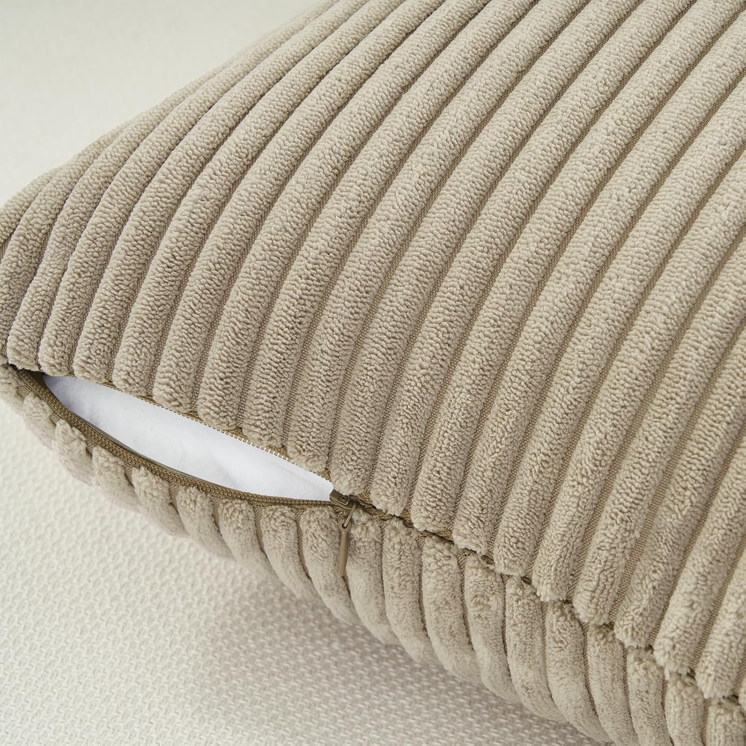 Detalle de Topfinel Kissenbezug Kordsamt 80x80 im 2er-Set mit Windmühle-Streifen & Patchwork-Design