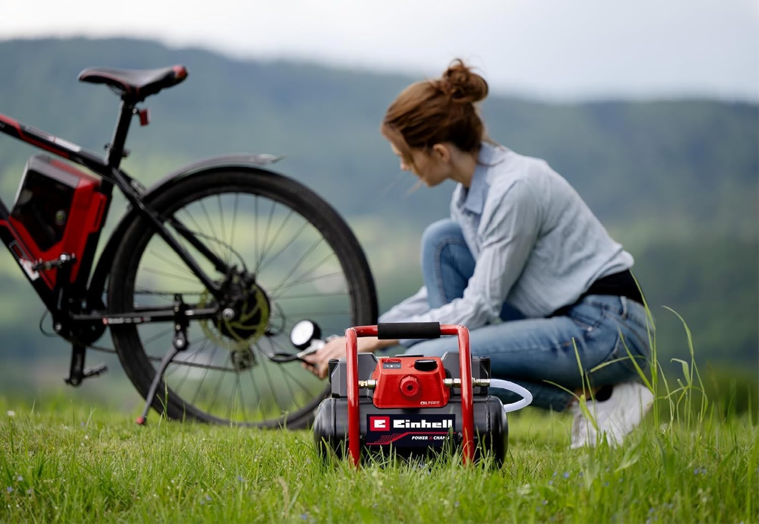 Detalle 1 de Einhell Cordless Air Compressor 36V Power X-Change: Oli-Free Tyre Inflator, 6L Tank (Body Only)